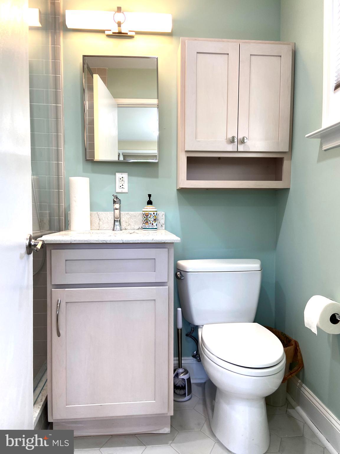 COUNTRY CLUB MANOR - Residential Lease