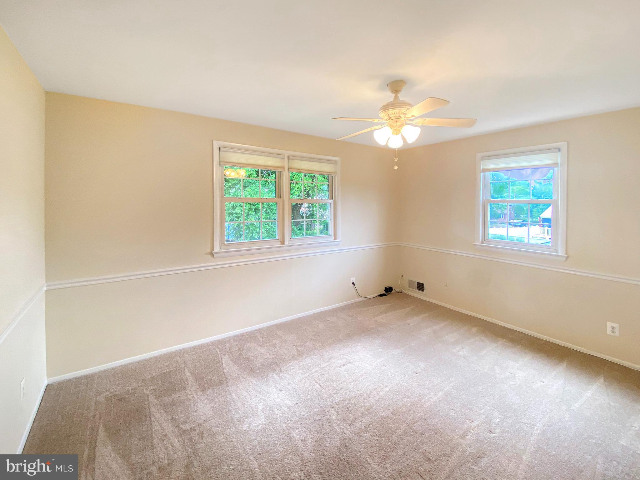 COUNTRY CLUB MANOR - Residential Lease