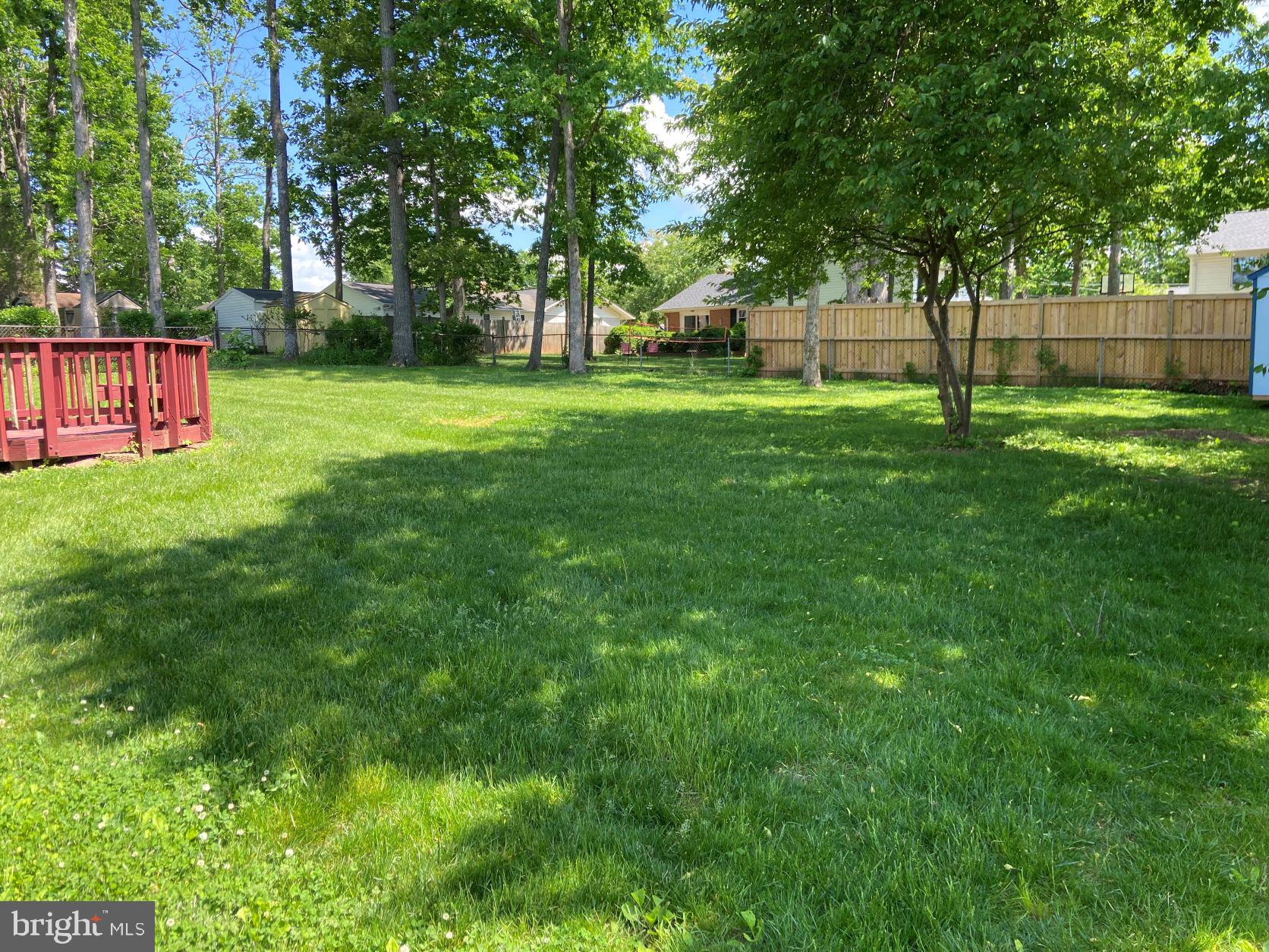 COUNTRY CLUB MANOR - Residential Lease