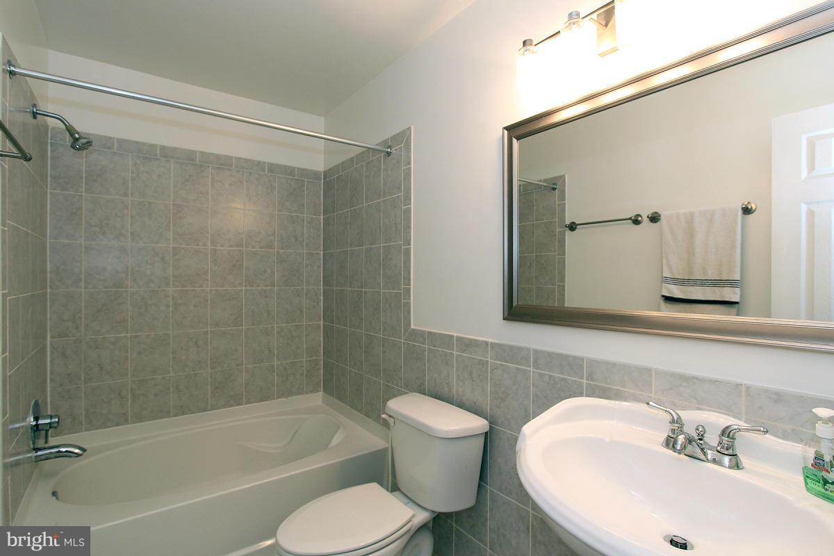 CALVERTON-ADDN - Residential