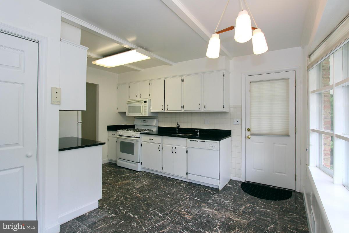 CALVERTON-ADDN - Residential