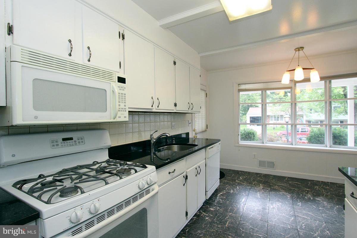 CALVERTON-ADDN - Residential