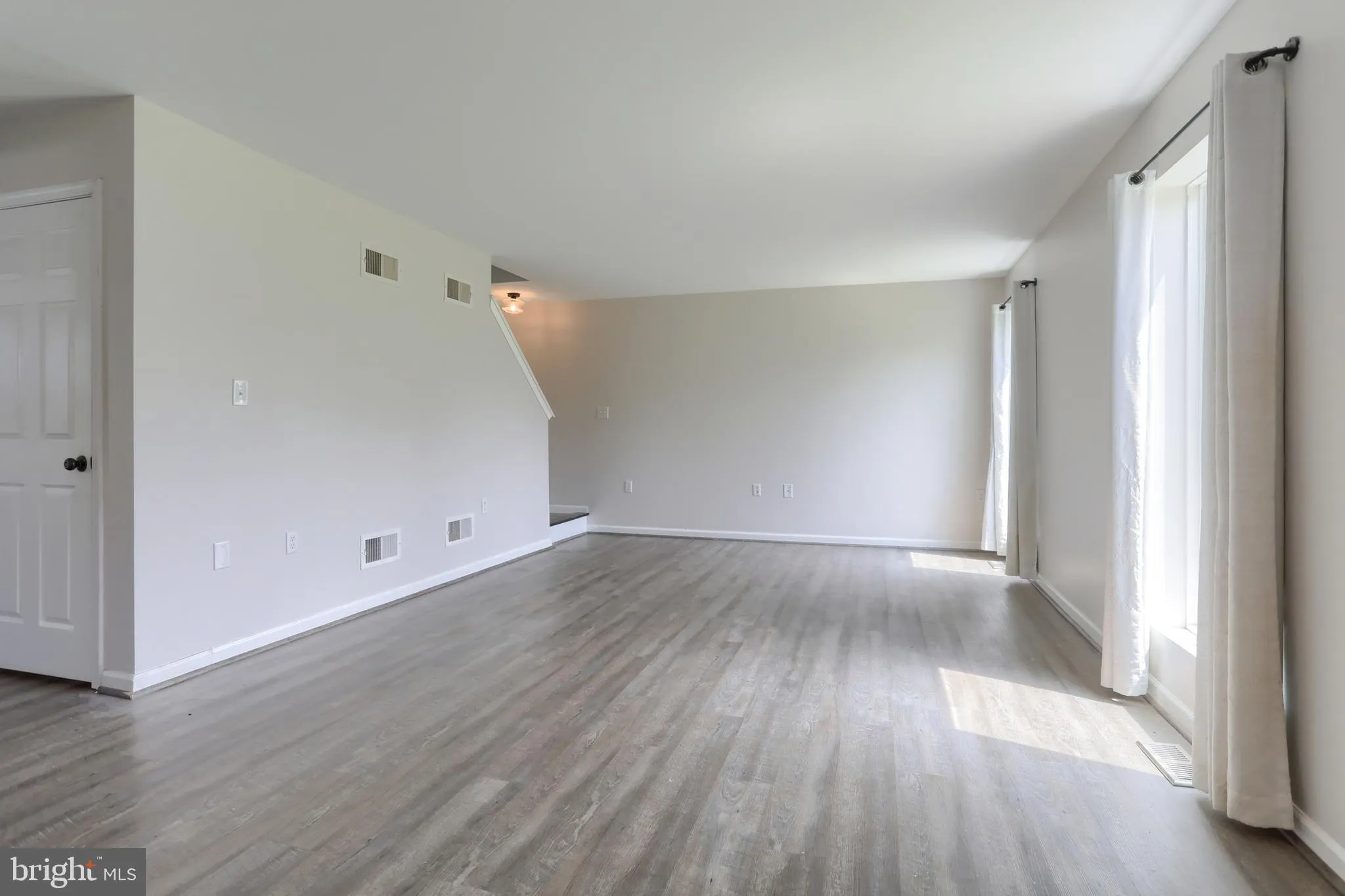 Palmyra, Pennsylvania 17078, United States, 5 Bedrooms Bedrooms, ,4 BathroomsBathrooms,Residential,Pending,175364