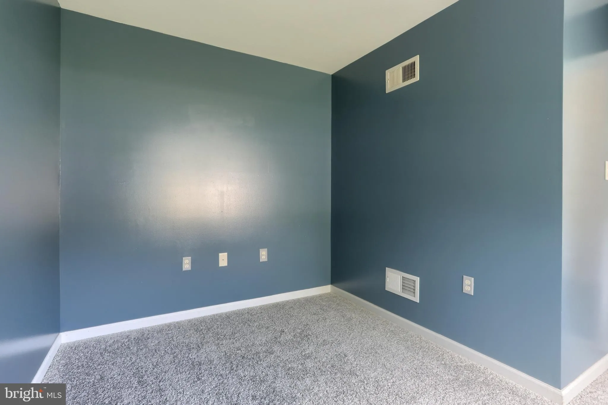 Palmyra, Pennsylvania 17078, United States, 5 Bedrooms Bedrooms, ,4 BathroomsBathrooms,Residential,Pending,175364