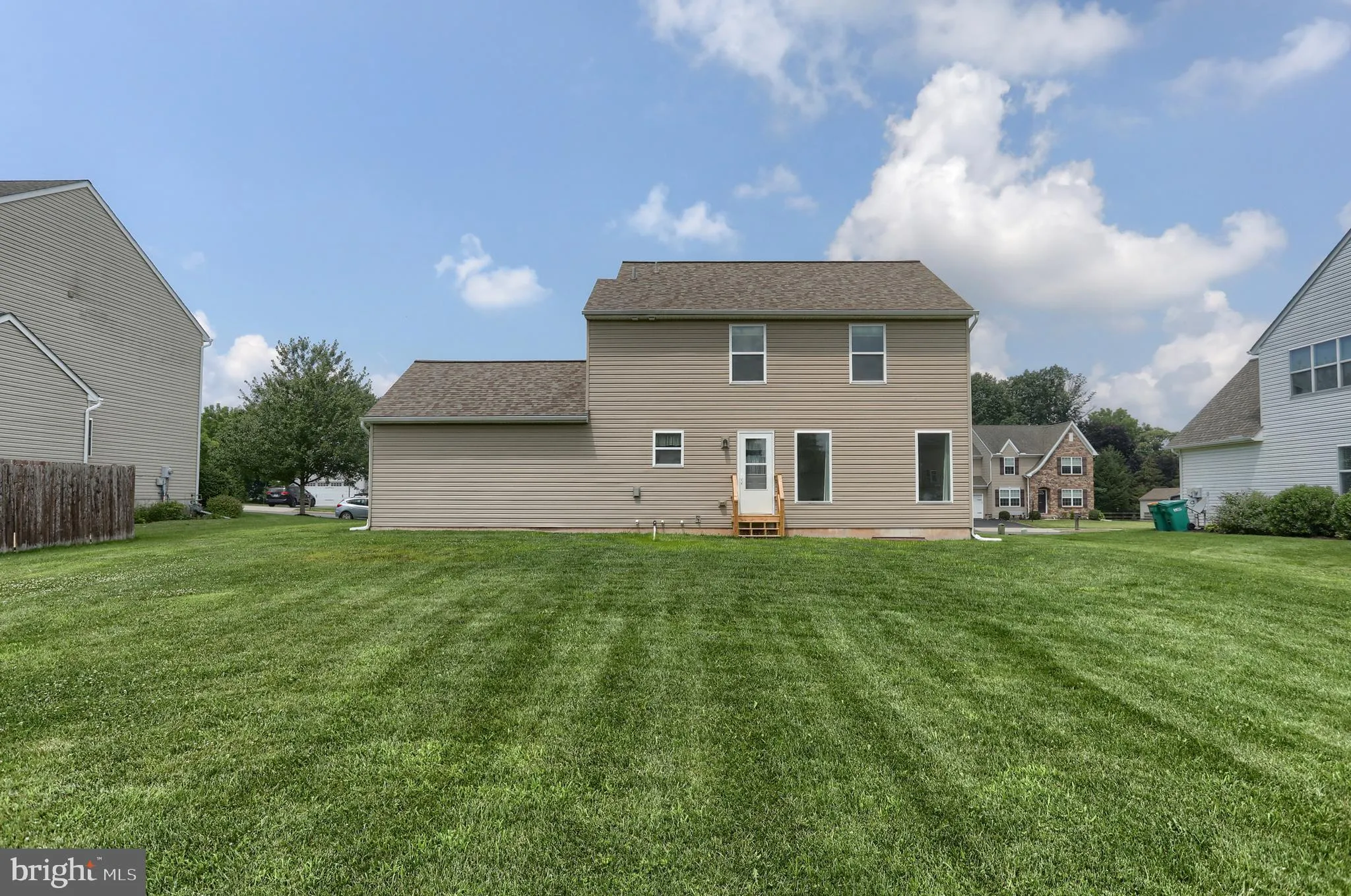 Palmyra, Pennsylvania 17078, United States, 5 Bedrooms Bedrooms, ,4 BathroomsBathrooms,Residential,Pending,175364