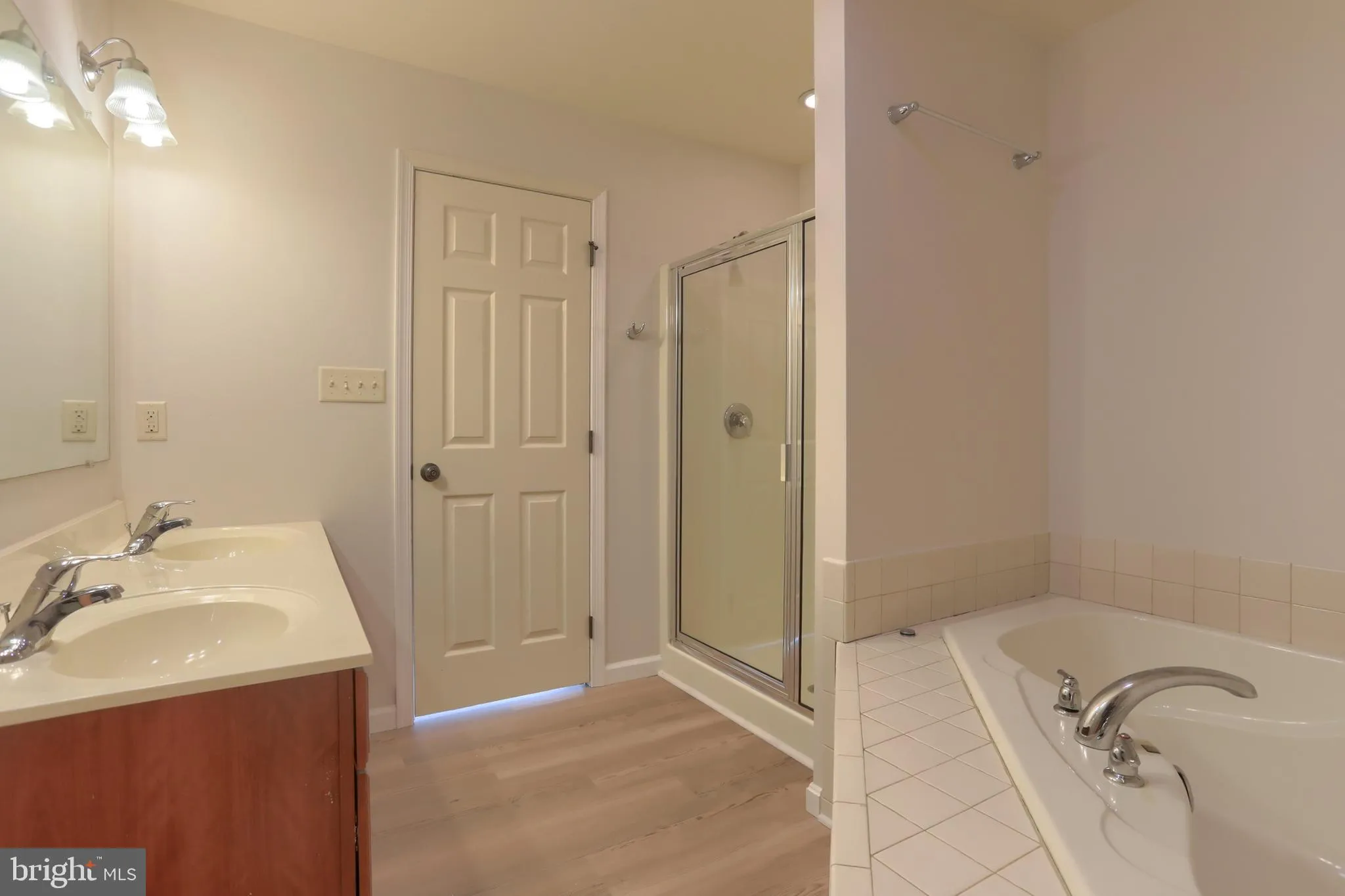 Palmyra, Pennsylvania 17078, United States, 5 Bedrooms Bedrooms, ,4 BathroomsBathrooms,Residential,Pending,175364