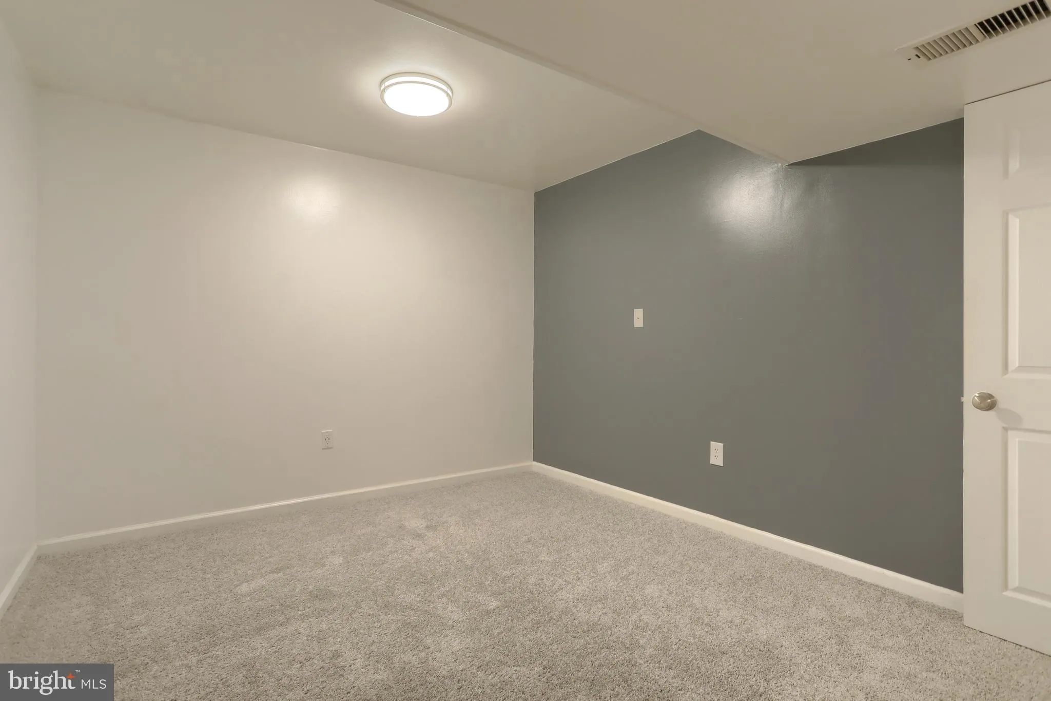 Palmyra, Pennsylvania 17078, United States, 5 Bedrooms Bedrooms, ,4 BathroomsBathrooms,Residential,Pending,175364