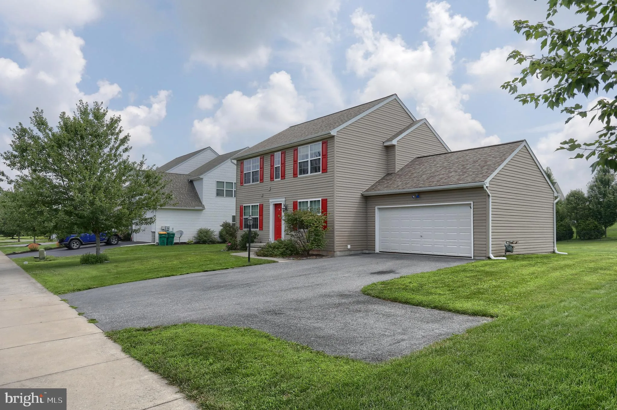 Palmyra, Pennsylvania 17078, United States, 5 Bedrooms Bedrooms, ,4 BathroomsBathrooms,Residential,Pending,175364