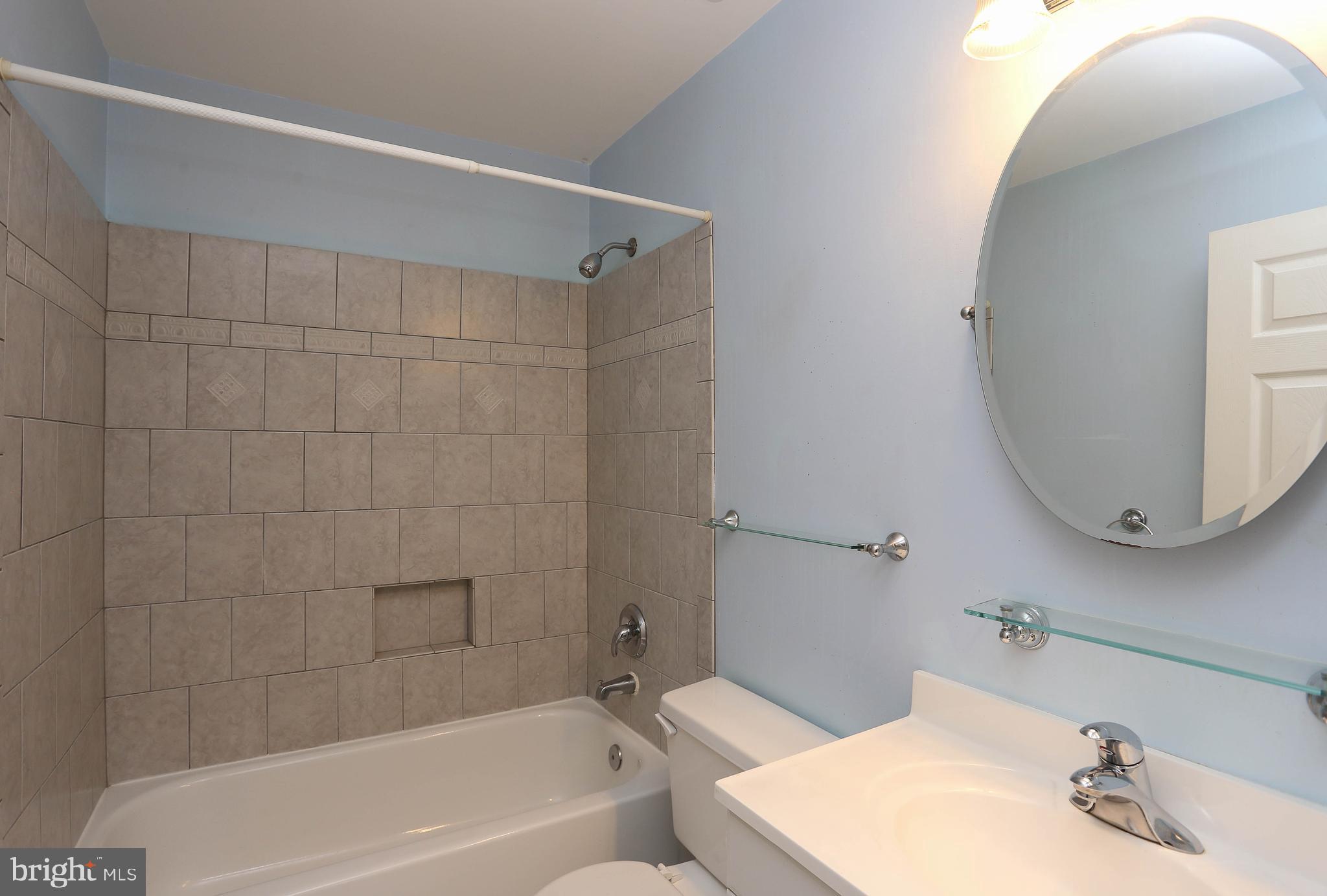 RIVERCHASE - Residential