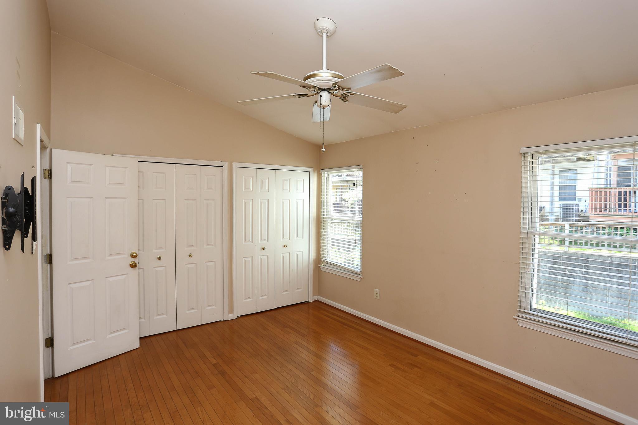 RIVERCHASE - Residential