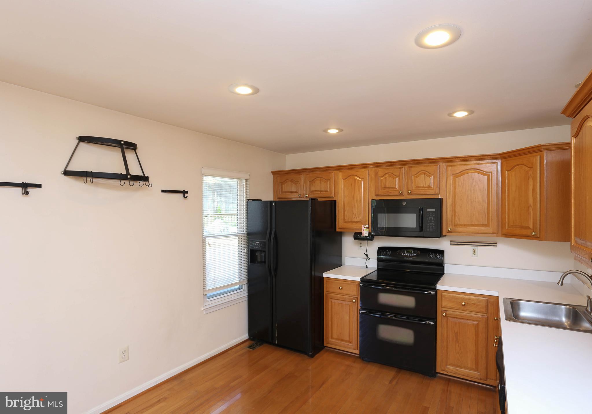 RIVERCHASE - Residential