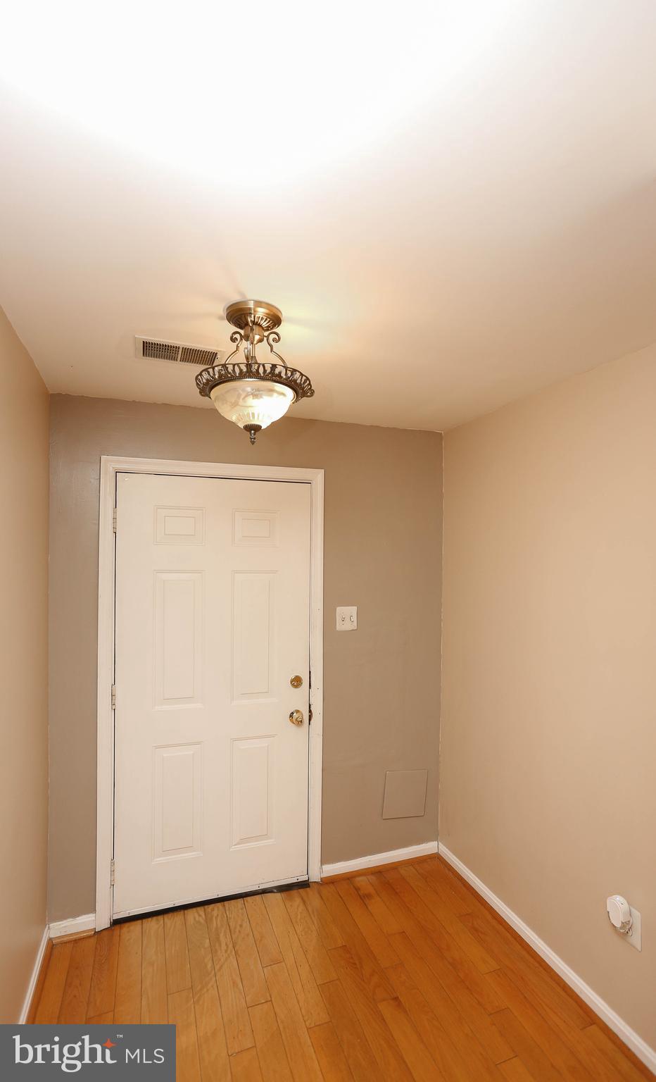 RIVERCHASE - Residential