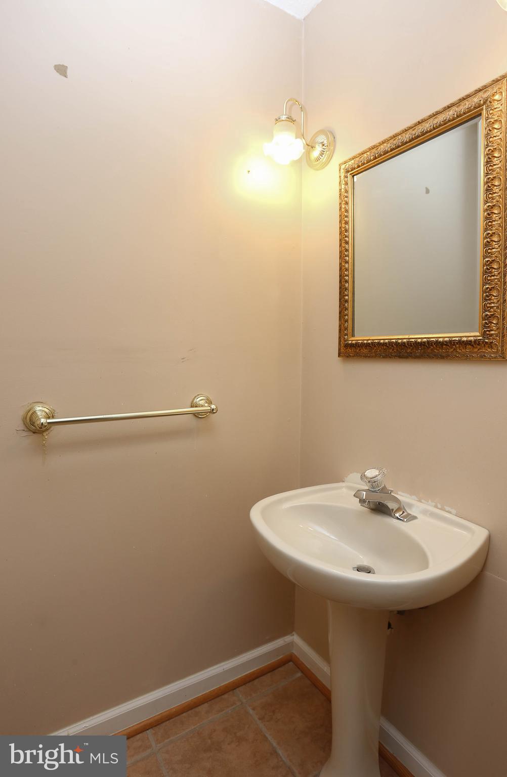 RIVERCHASE - Residential