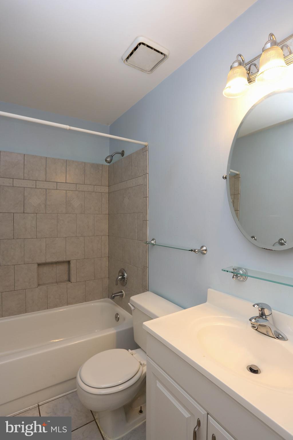 RIVERCHASE - Residential