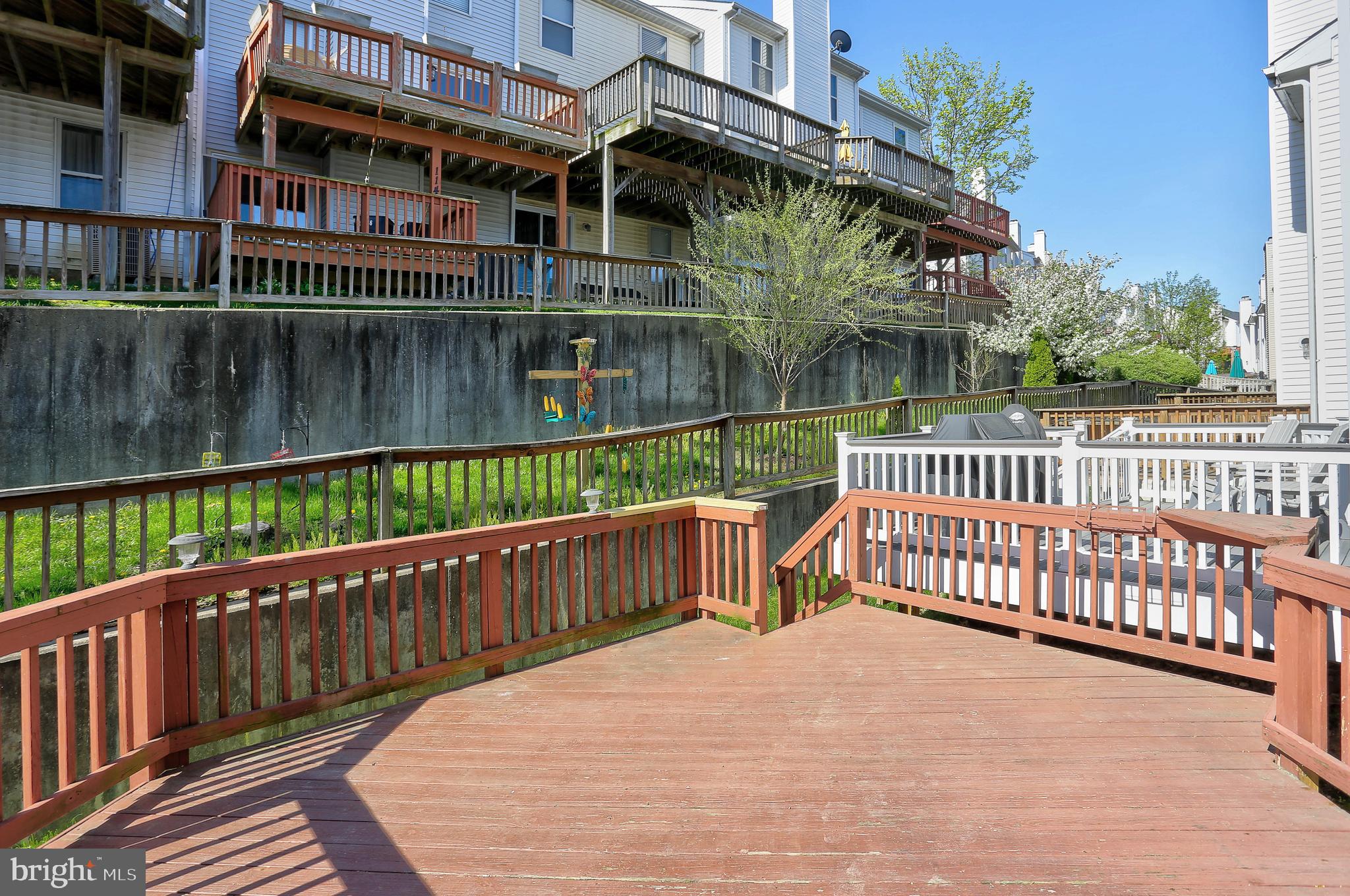 RIVERCHASE - Residential