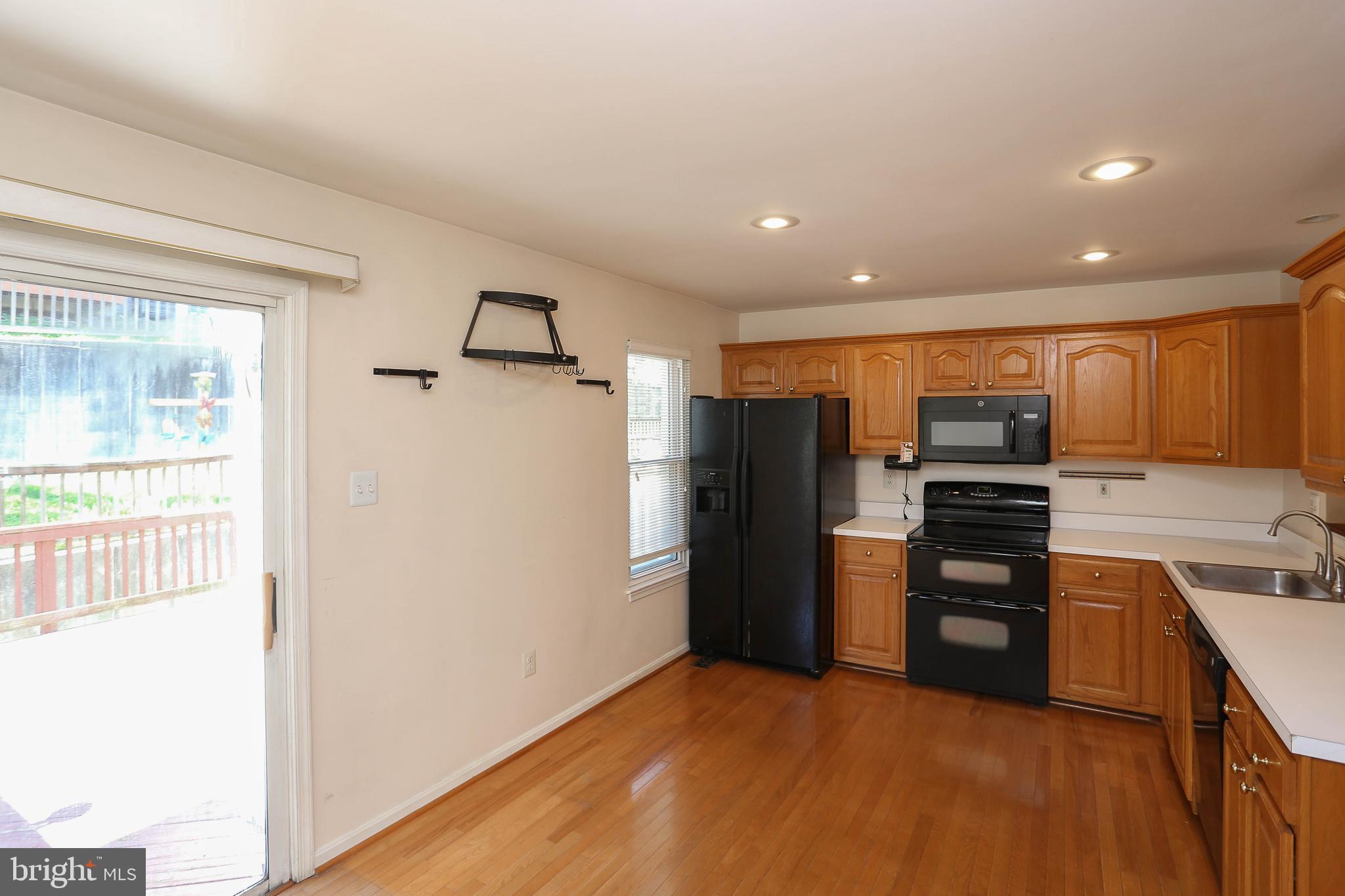 RIVERCHASE - Residential