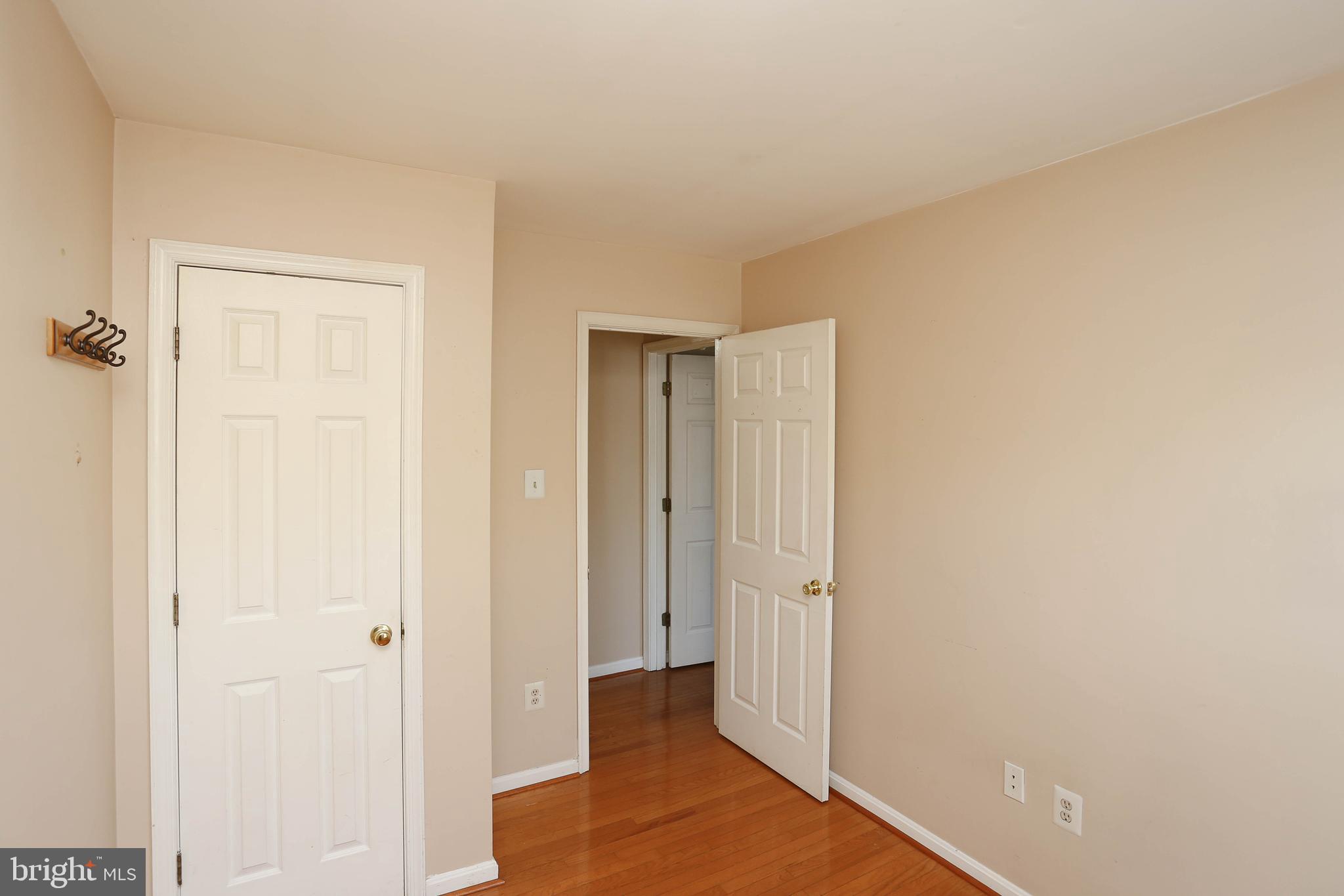 RIVERCHASE - Residential