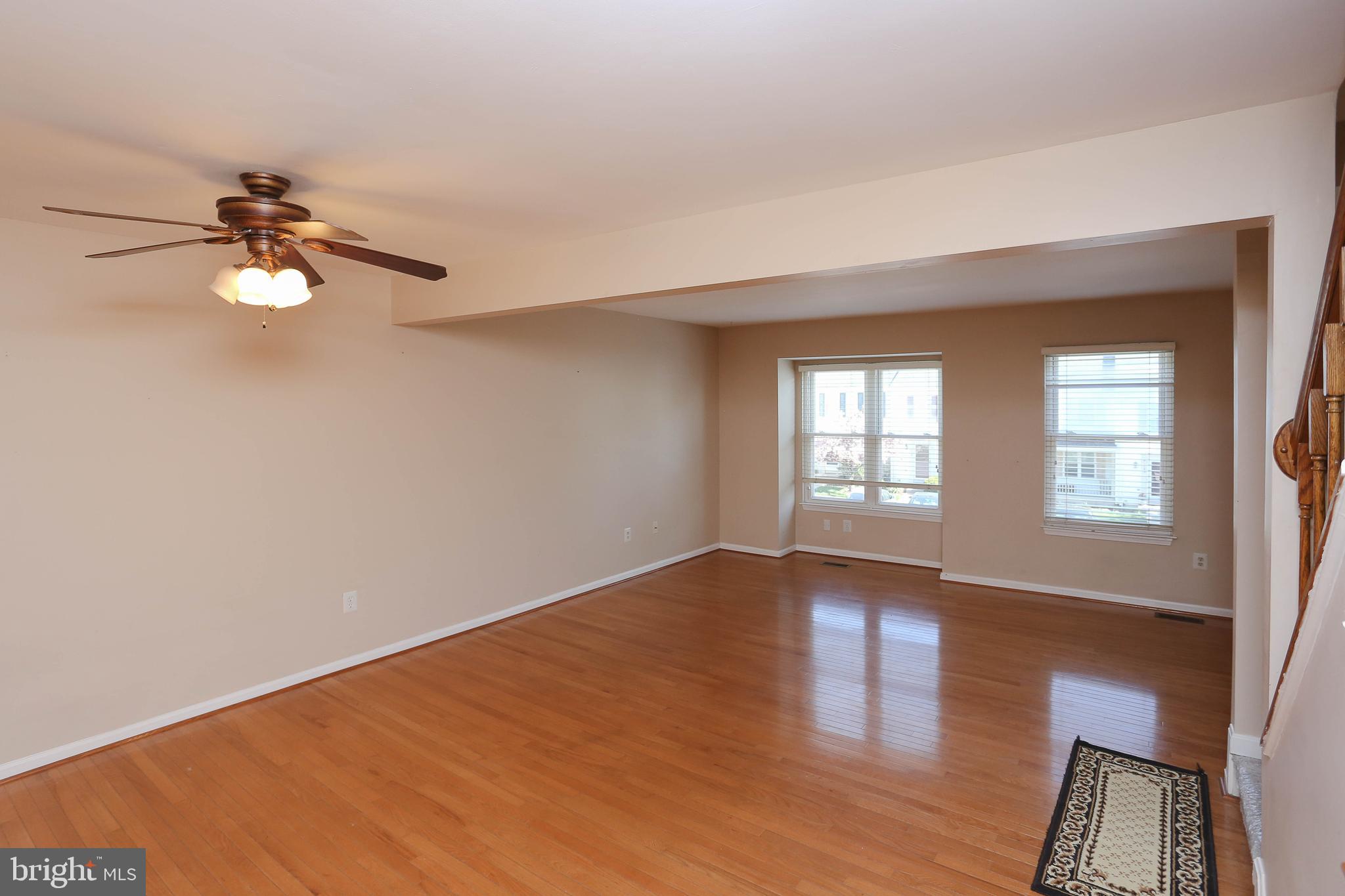 RIVERCHASE - Residential