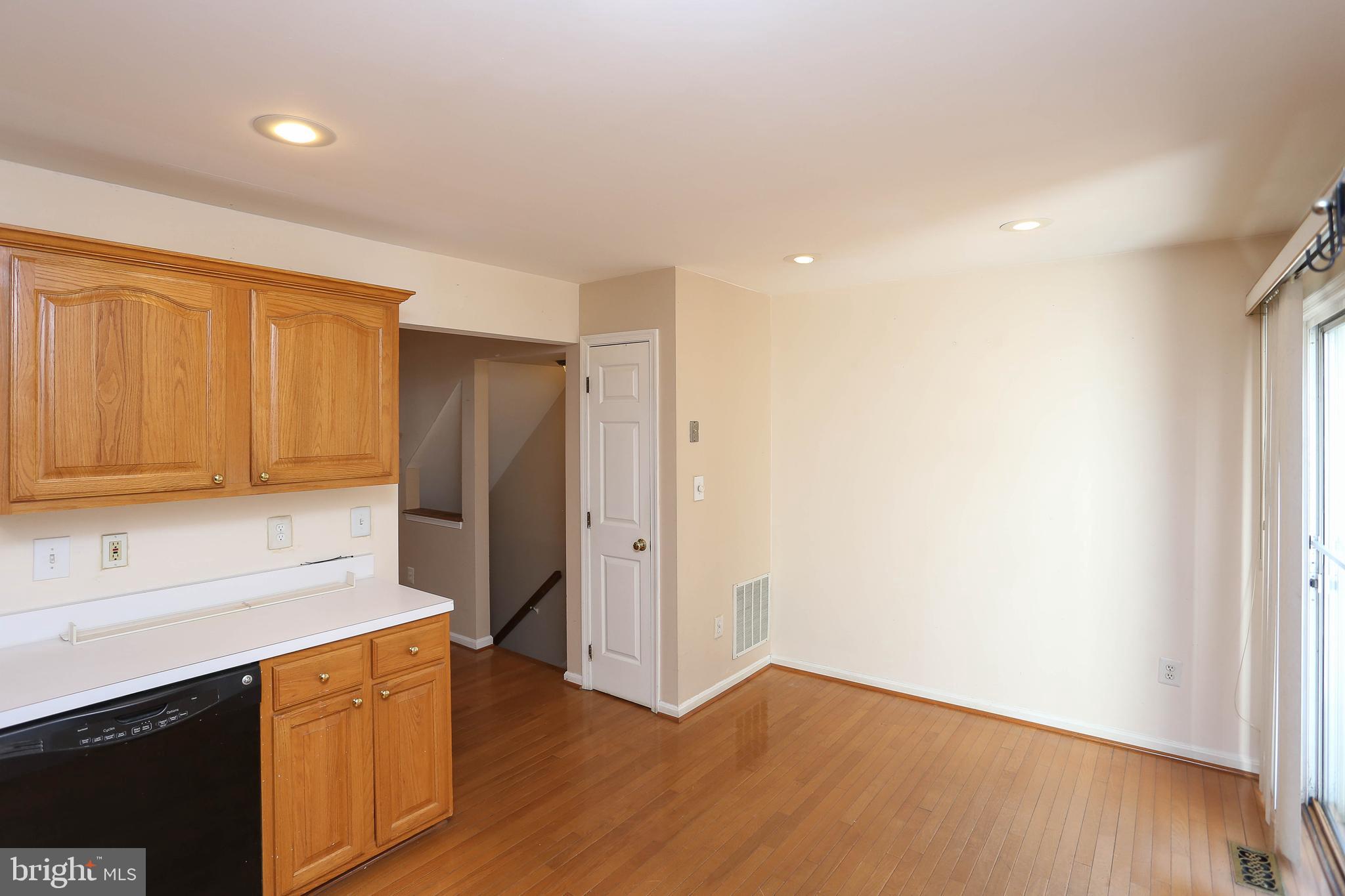 RIVERCHASE - Residential