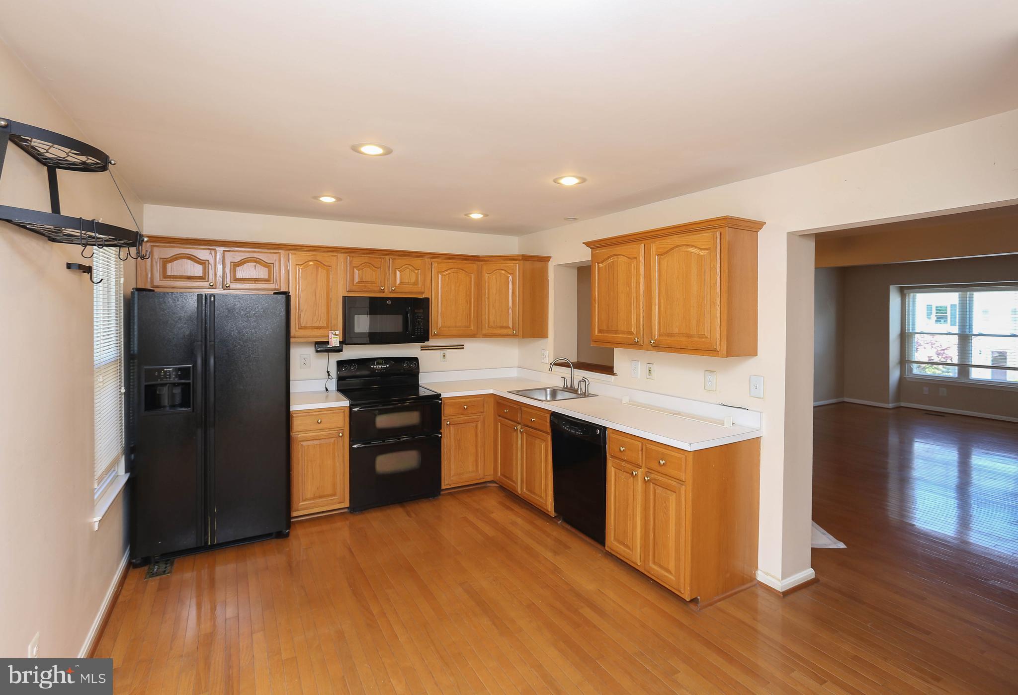 RIVERCHASE - Residential