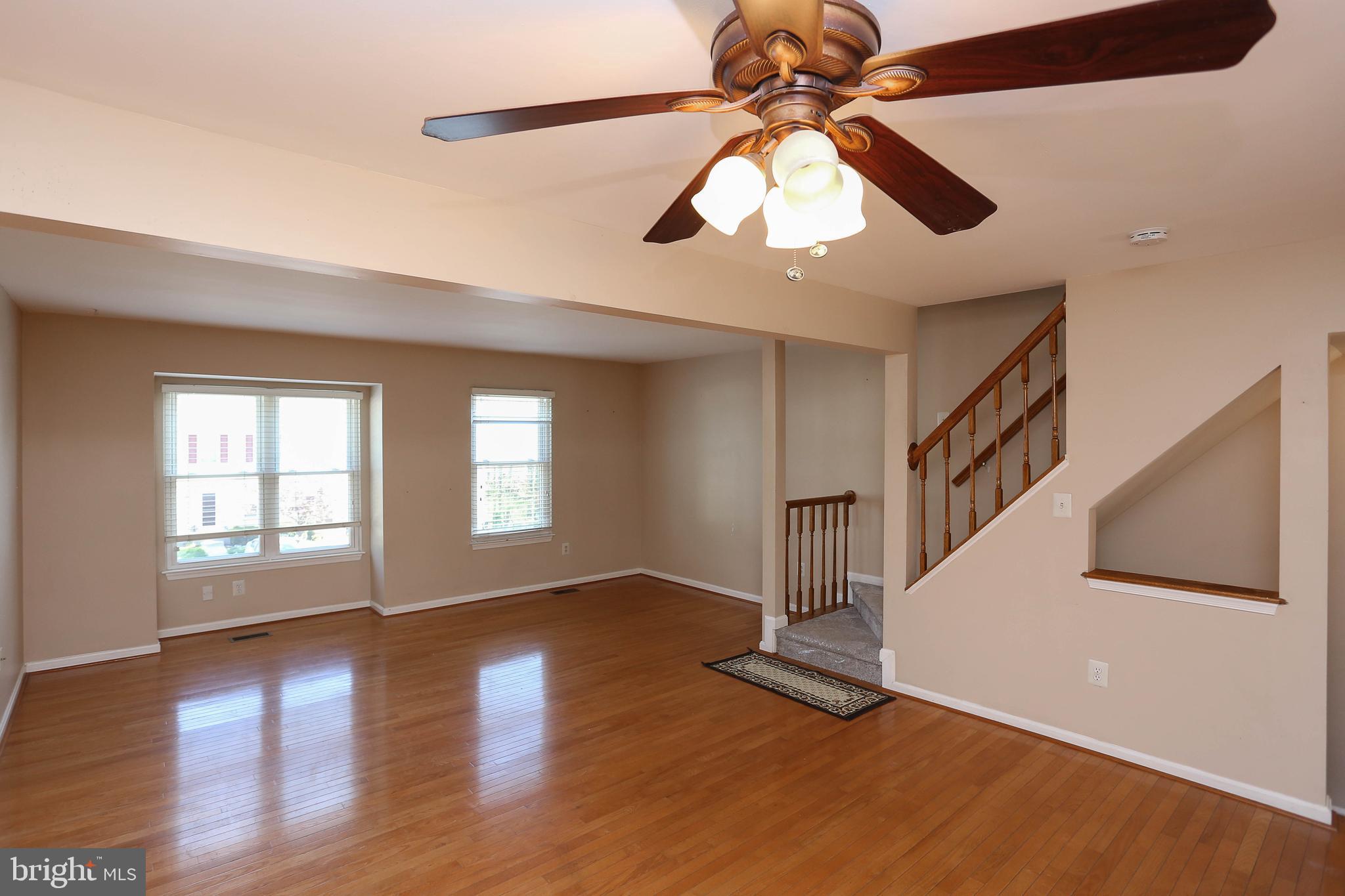 RIVERCHASE - Residential