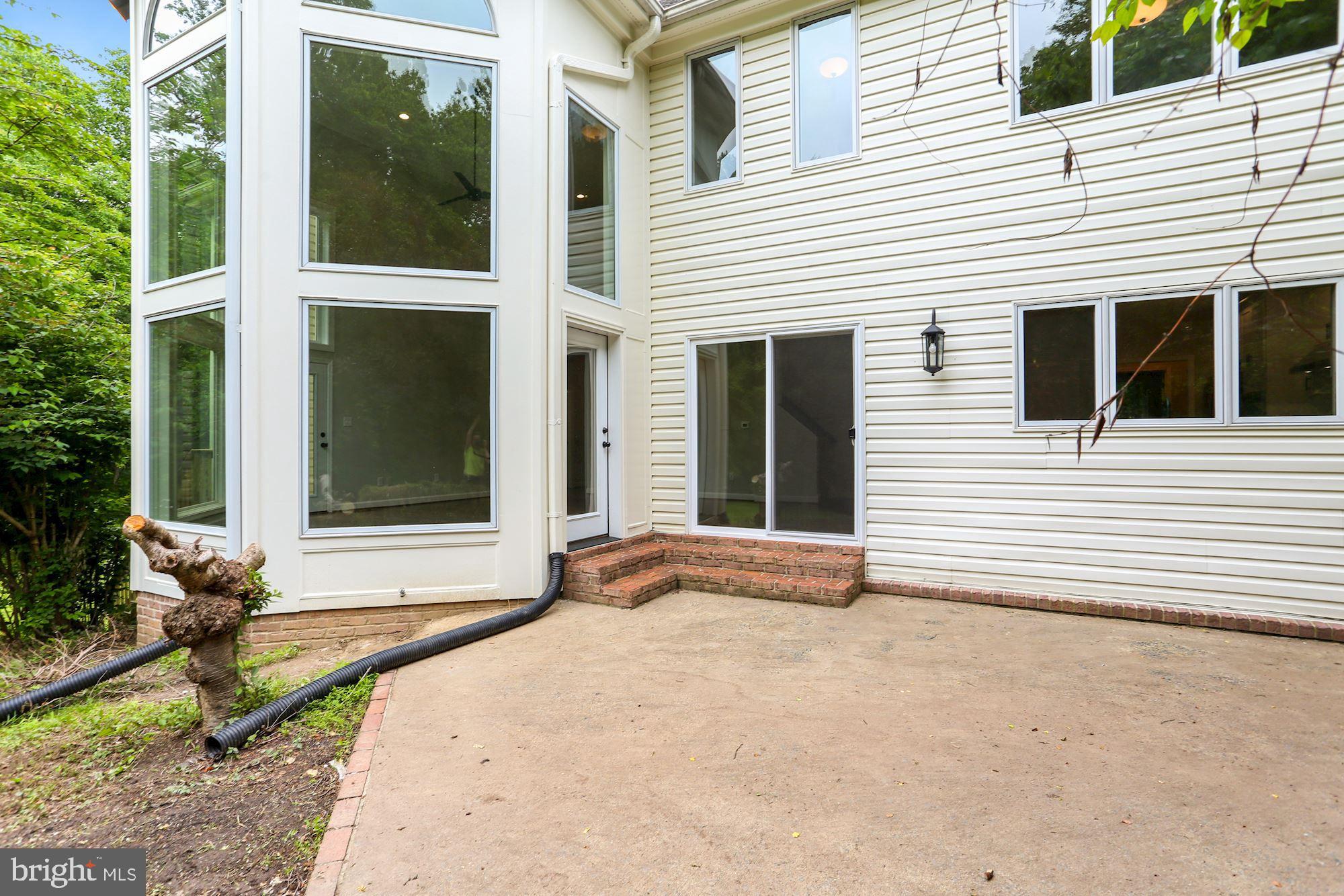 CHINQUAPIN MANOR - Residential