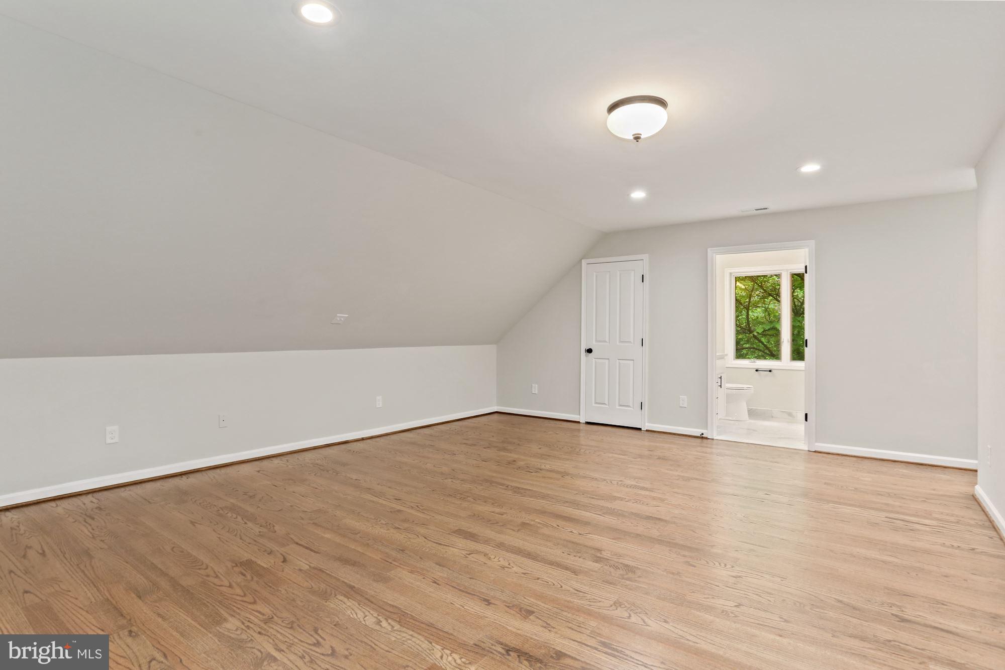 CHINQUAPIN MANOR - Residential