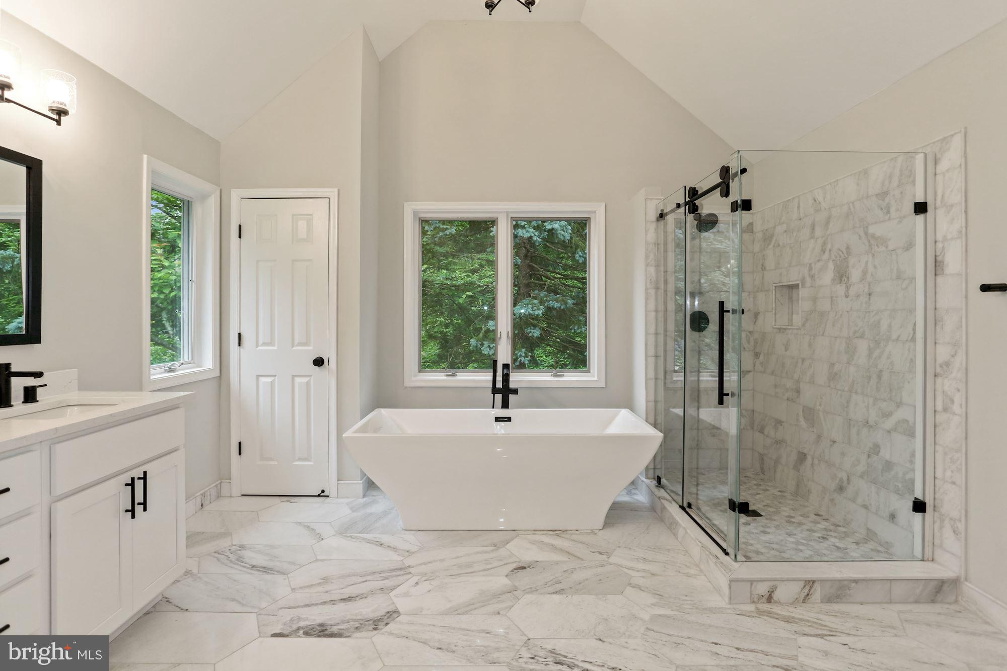 CHINQUAPIN MANOR - Residential