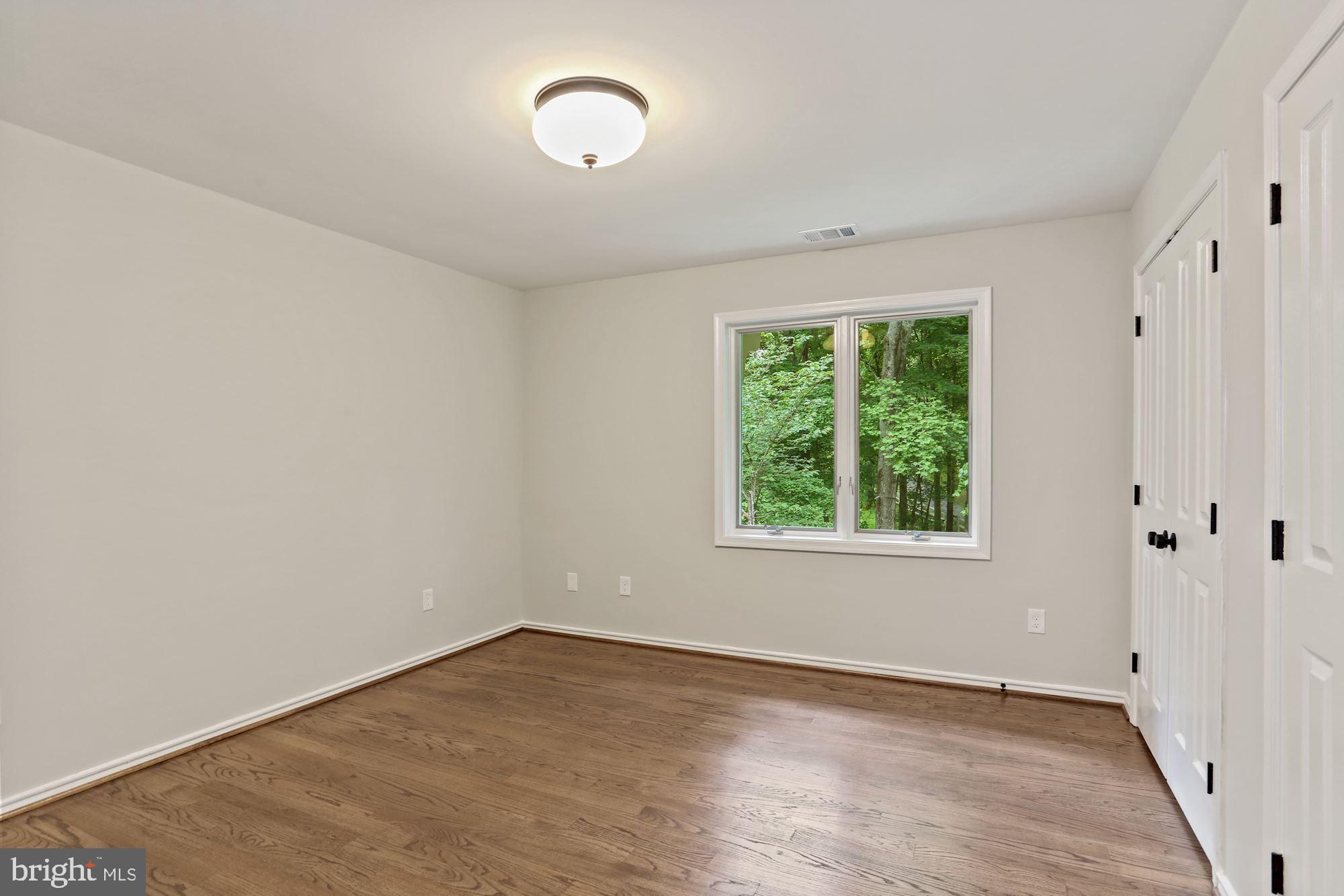 CHINQUAPIN MANOR - Residential