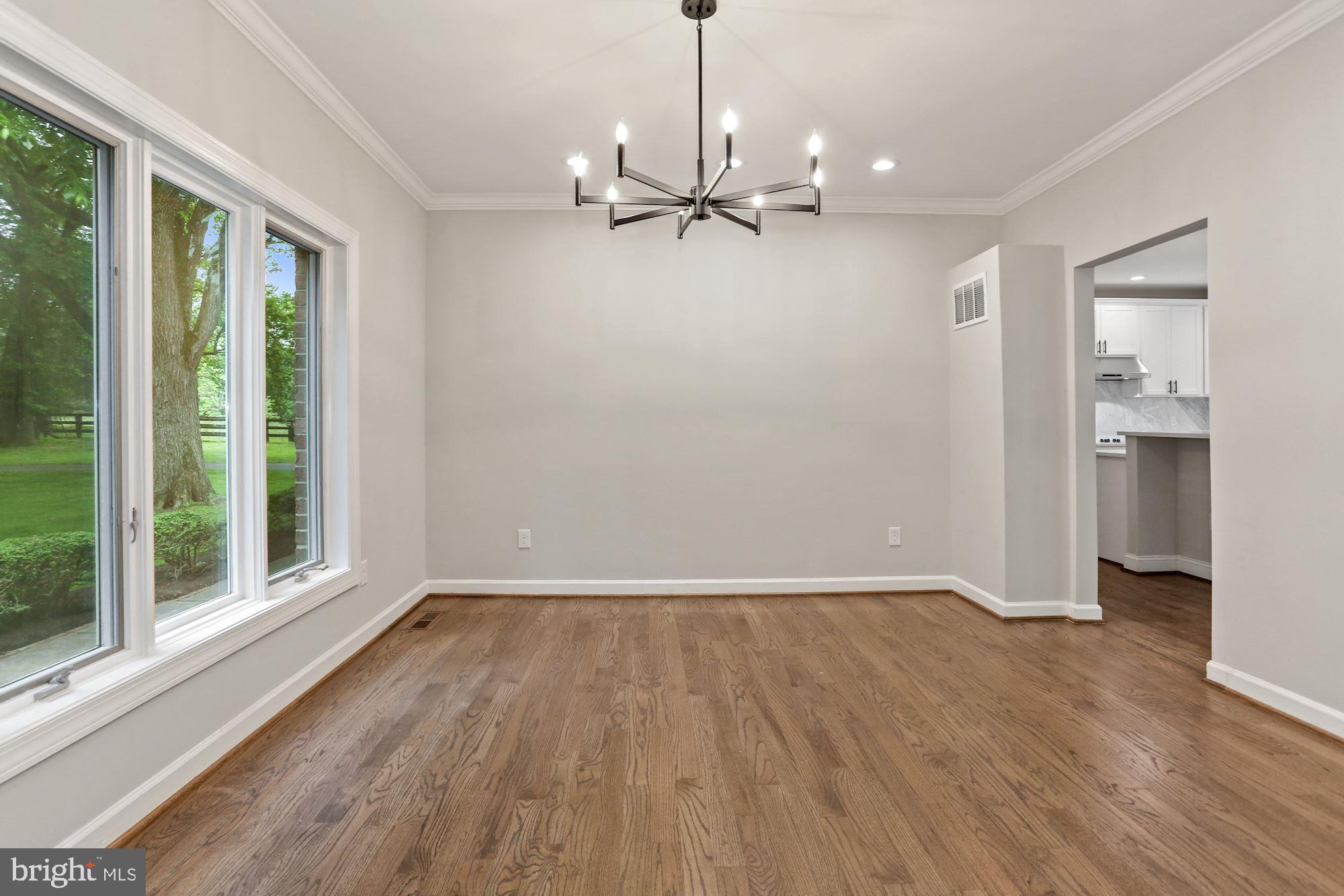 CHINQUAPIN MANOR - Residential