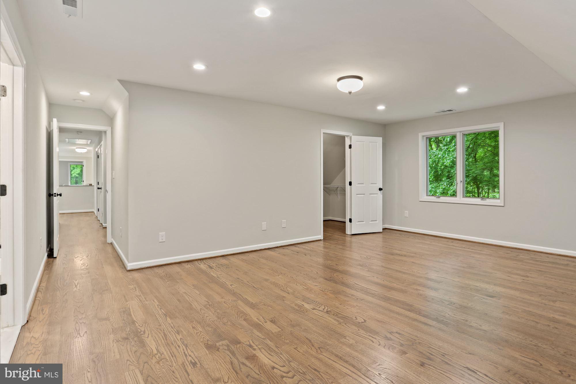 CHINQUAPIN MANOR - Residential