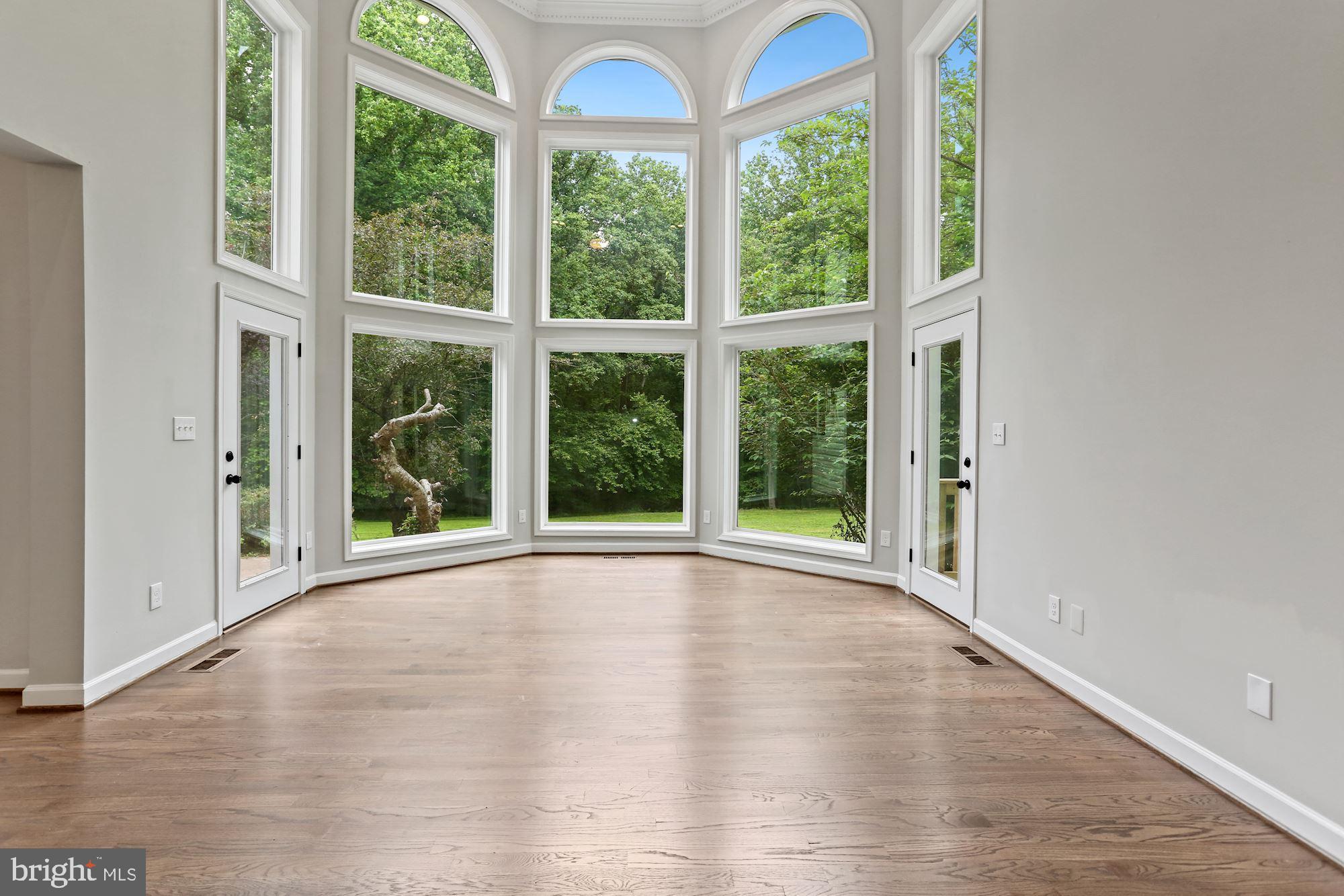 CHINQUAPIN MANOR - Residential