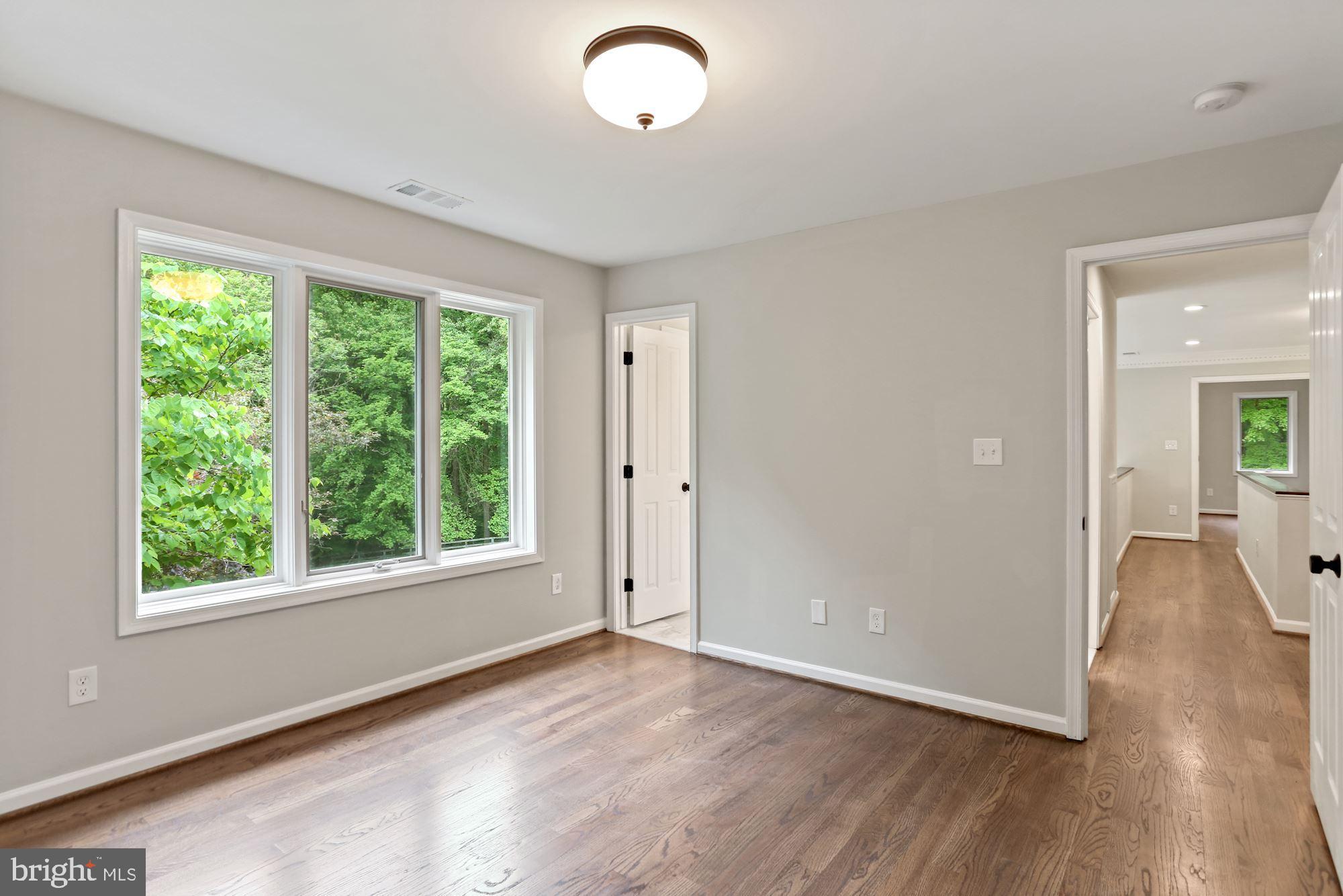 CHINQUAPIN MANOR - Residential