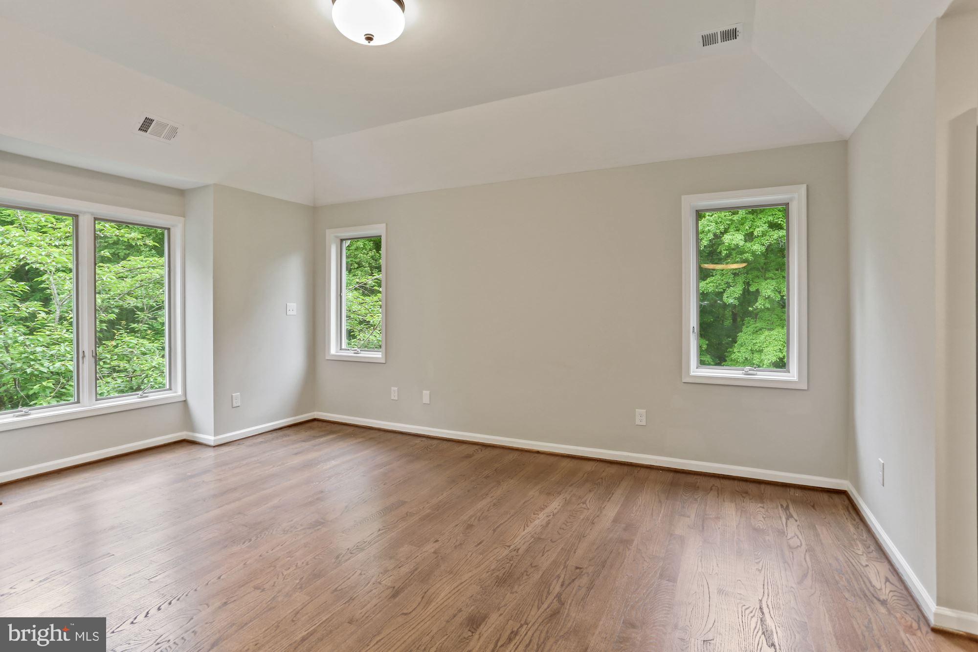 CHINQUAPIN MANOR - Residential