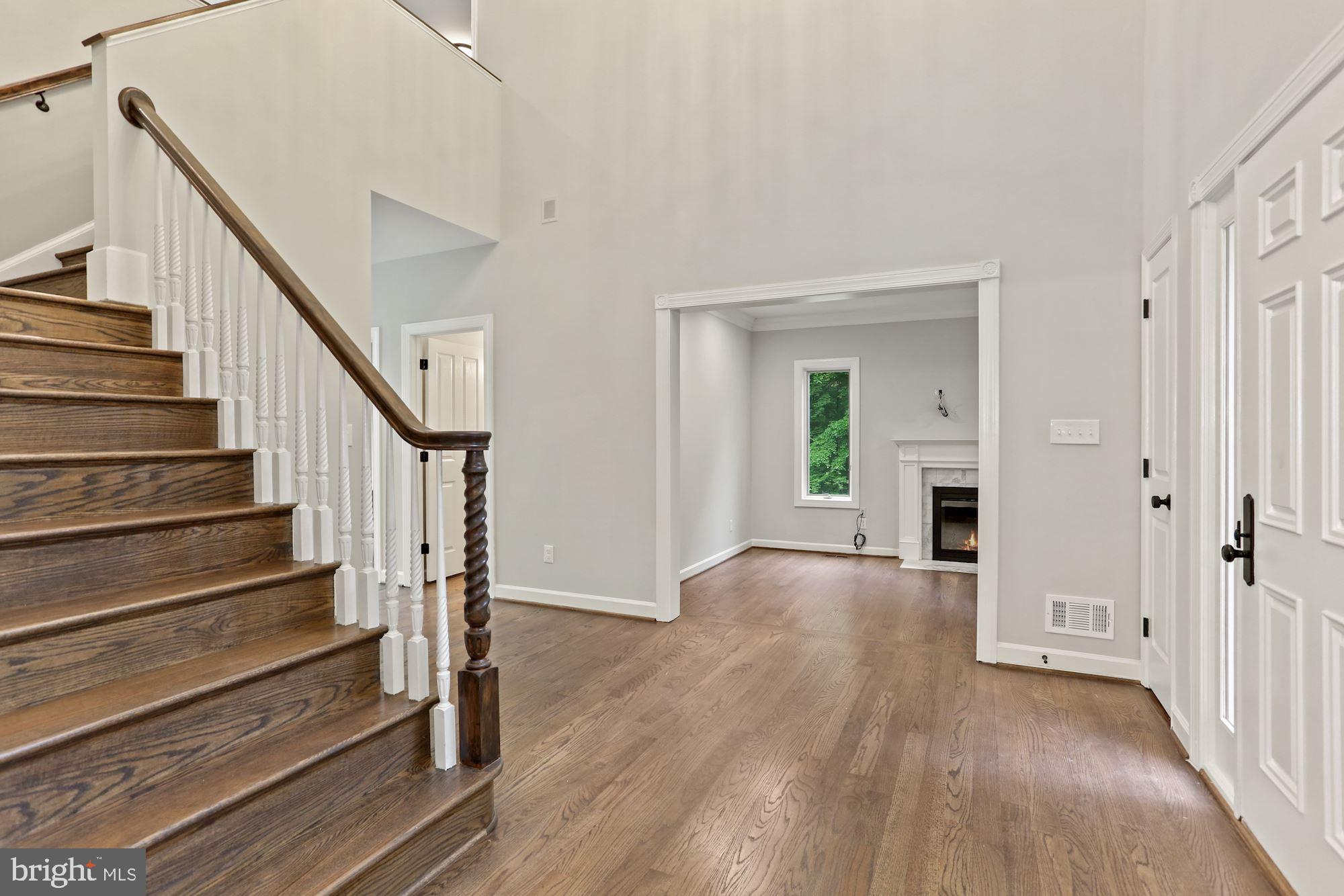 CHINQUAPIN MANOR - Residential