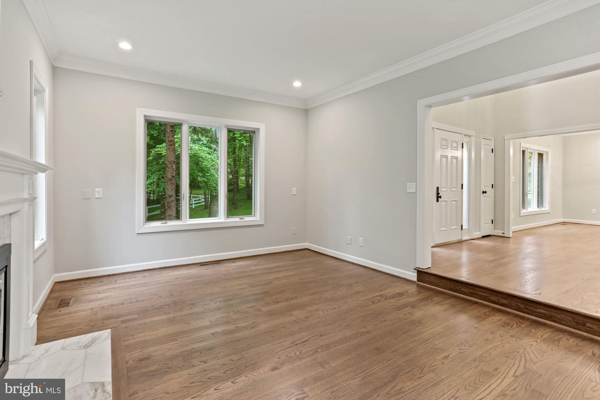 CHINQUAPIN MANOR - Residential