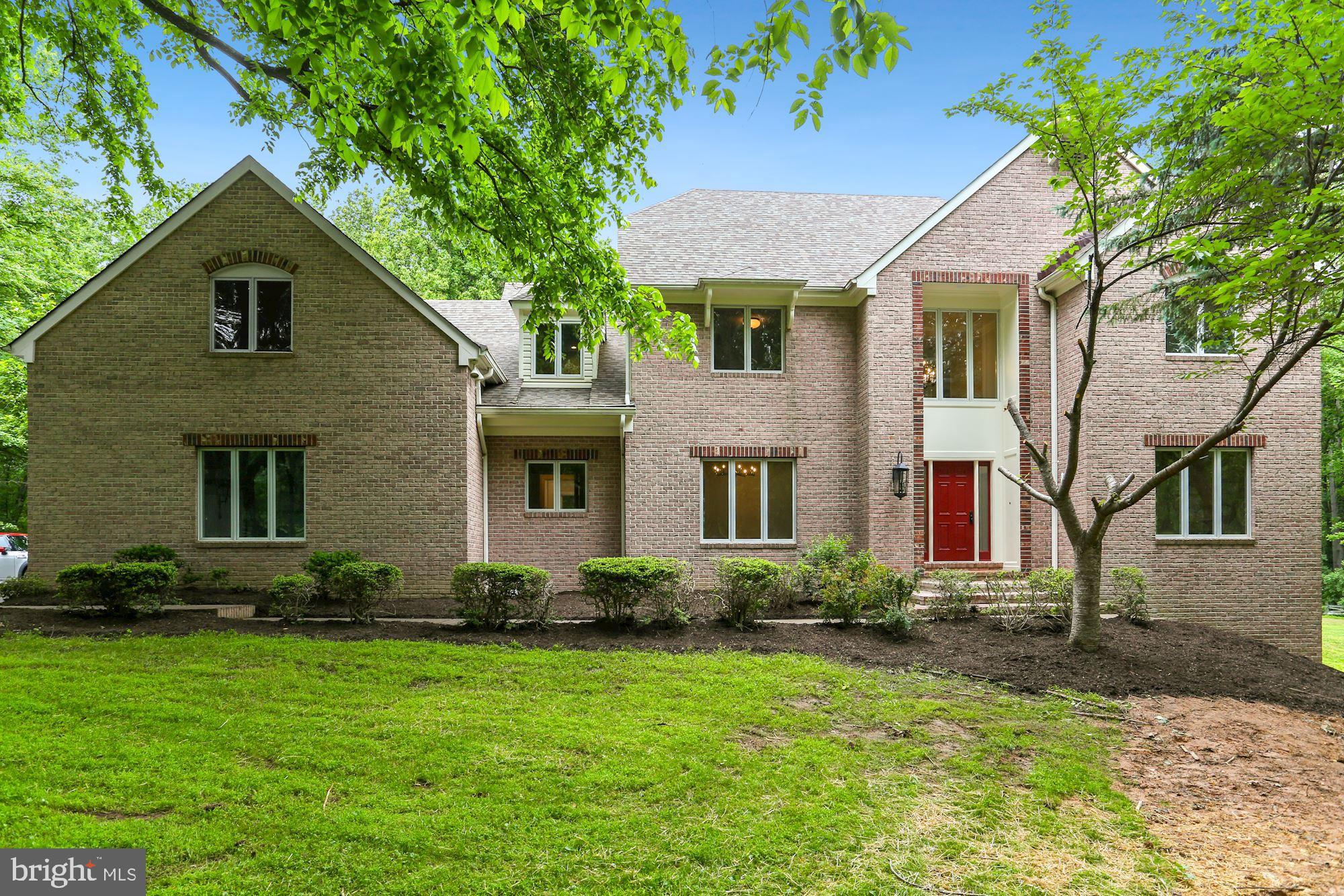 CHINQUAPIN MANOR - Residential