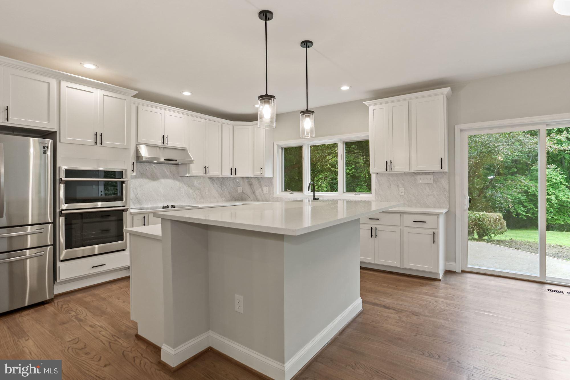 CHINQUAPIN MANOR - Residential