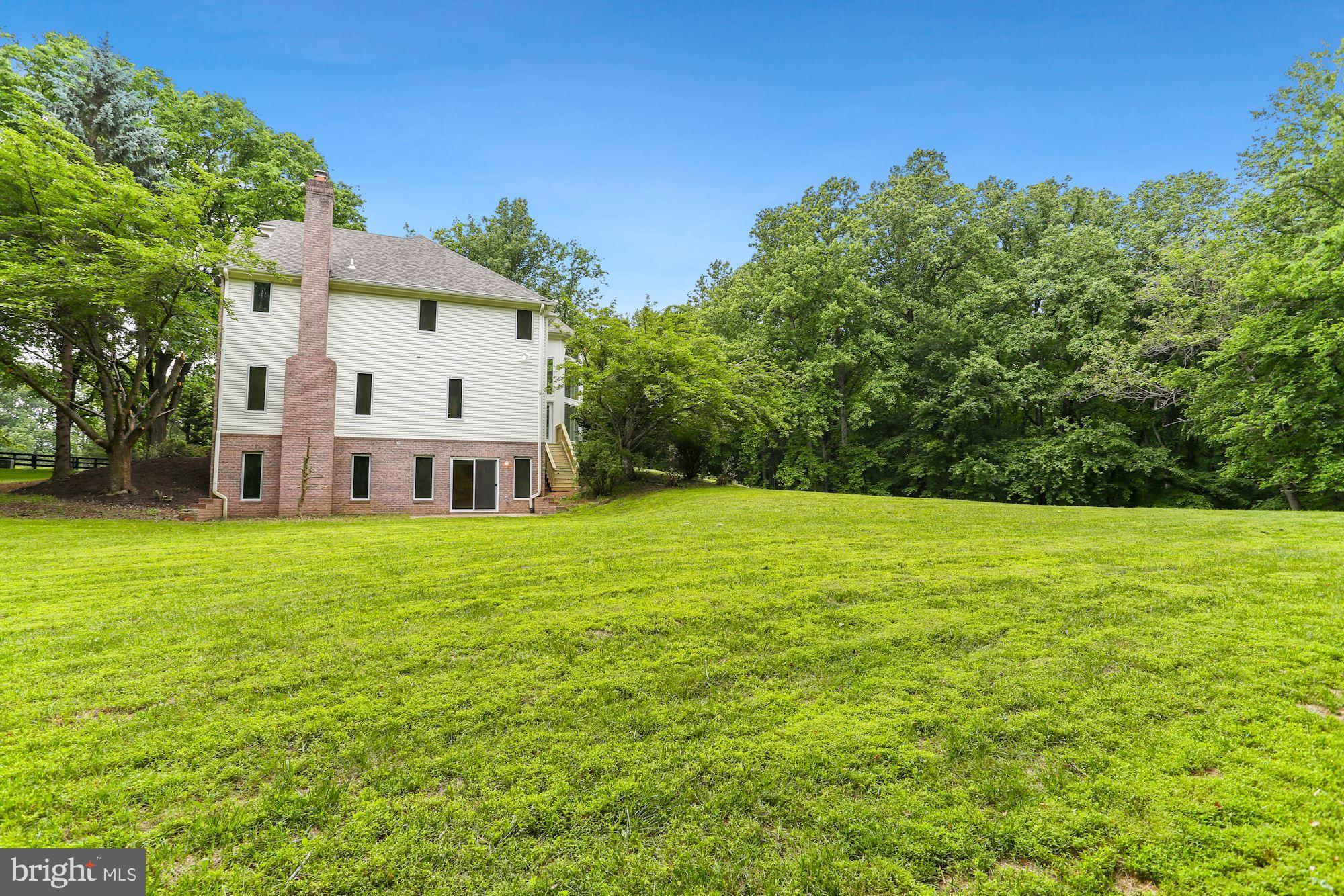 CHINQUAPIN MANOR - Residential