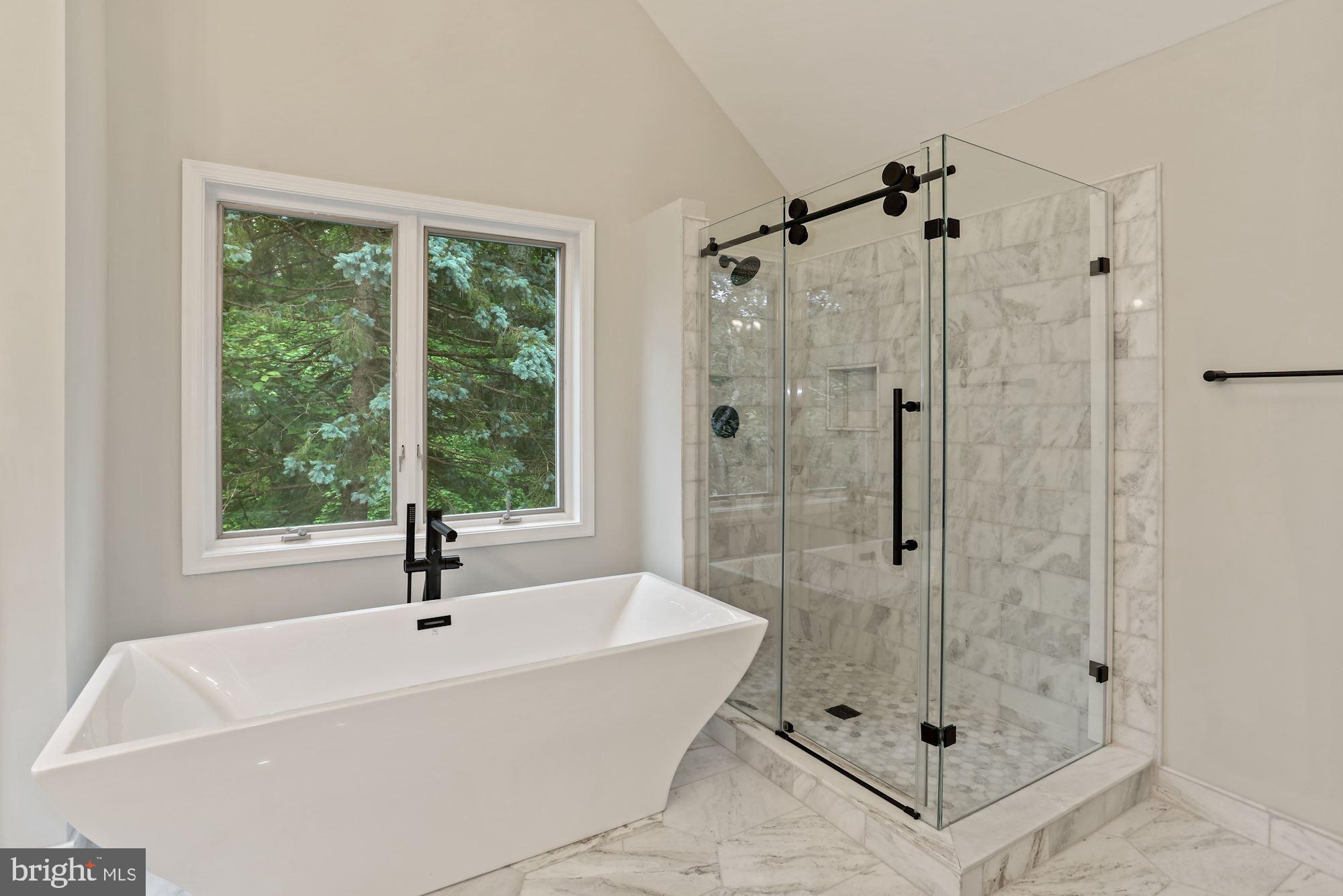 CHINQUAPIN MANOR - Residential