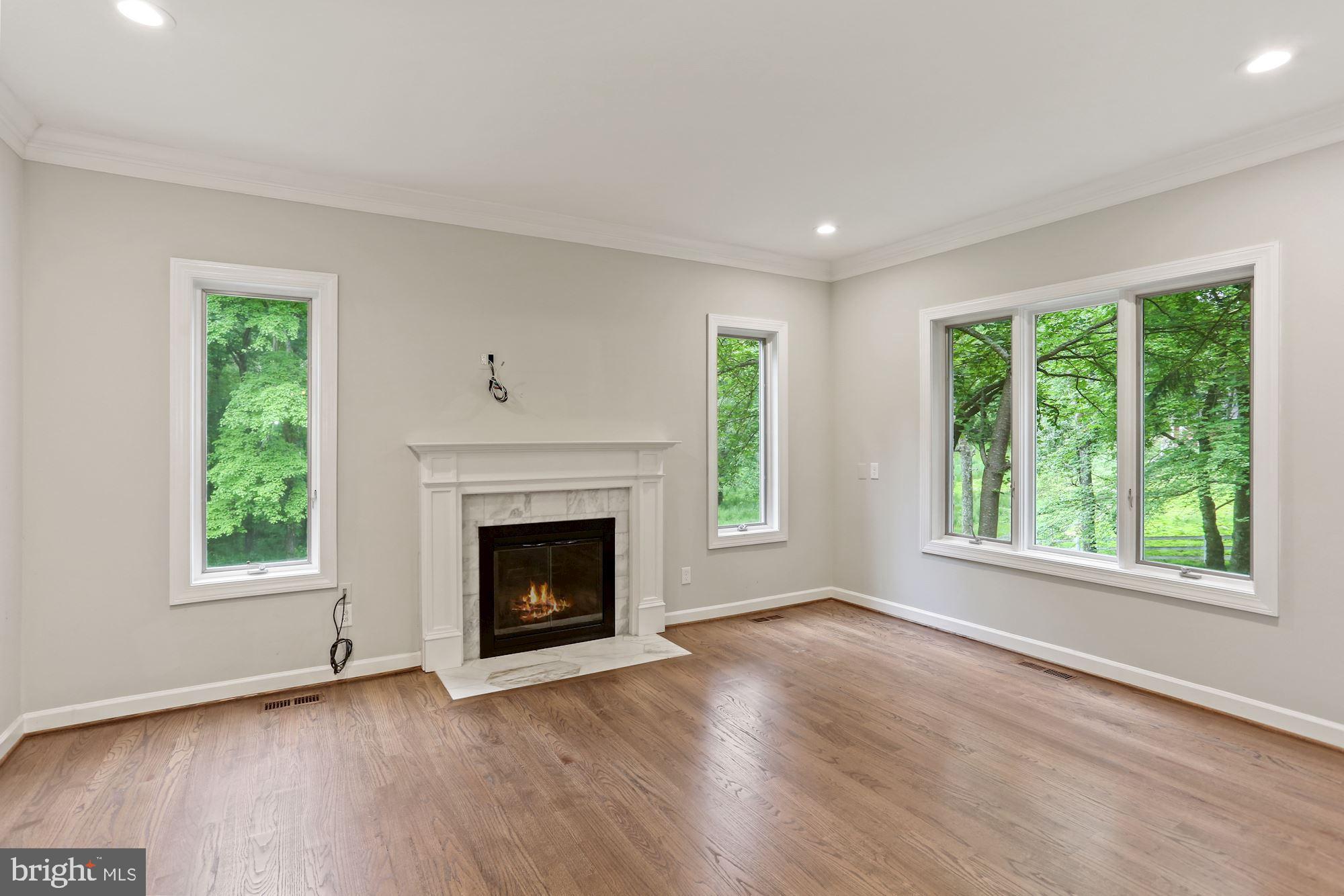 CHINQUAPIN MANOR - Residential