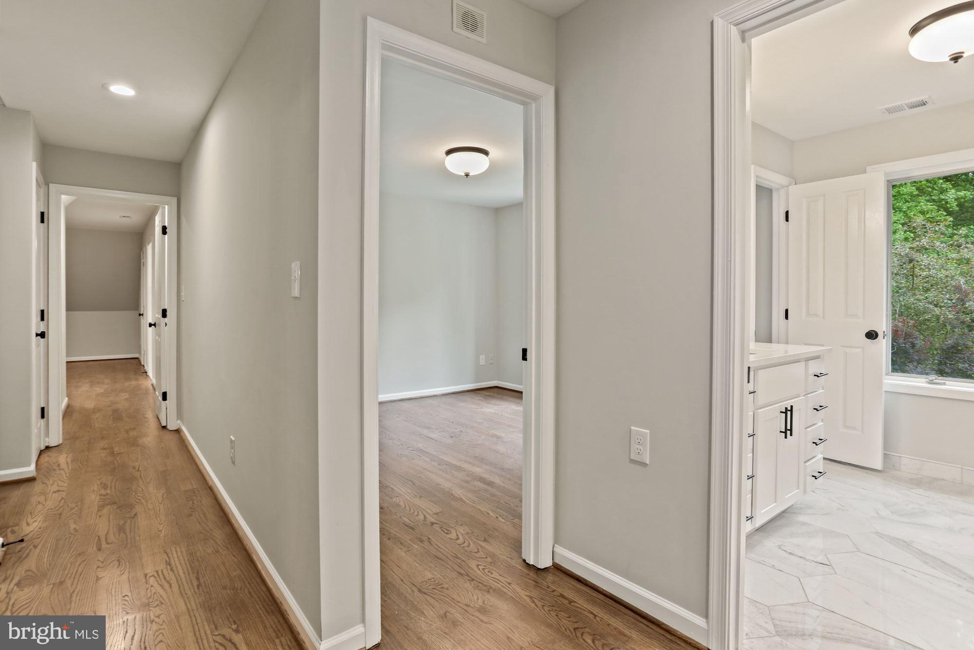 CHINQUAPIN MANOR - Residential