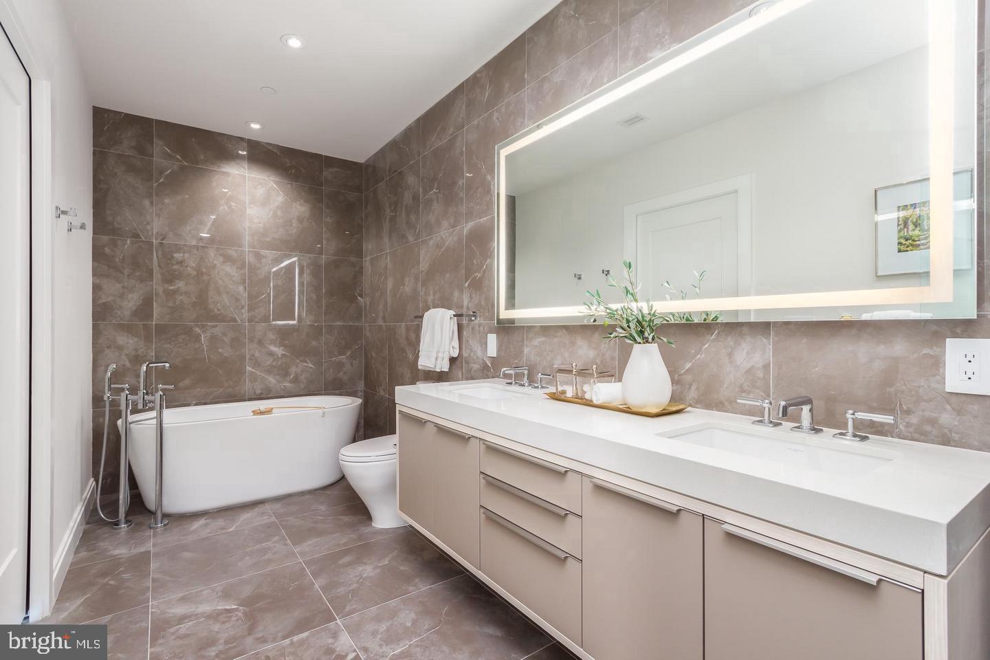 LOGAN CIRCLE - Residential Lease