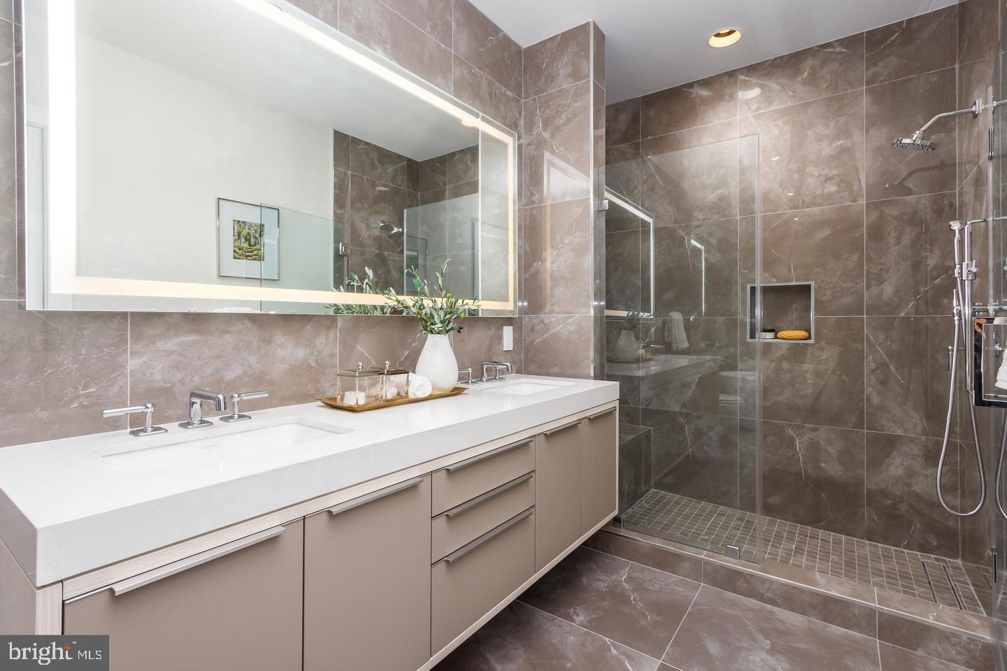 LOGAN CIRCLE - Residential Lease