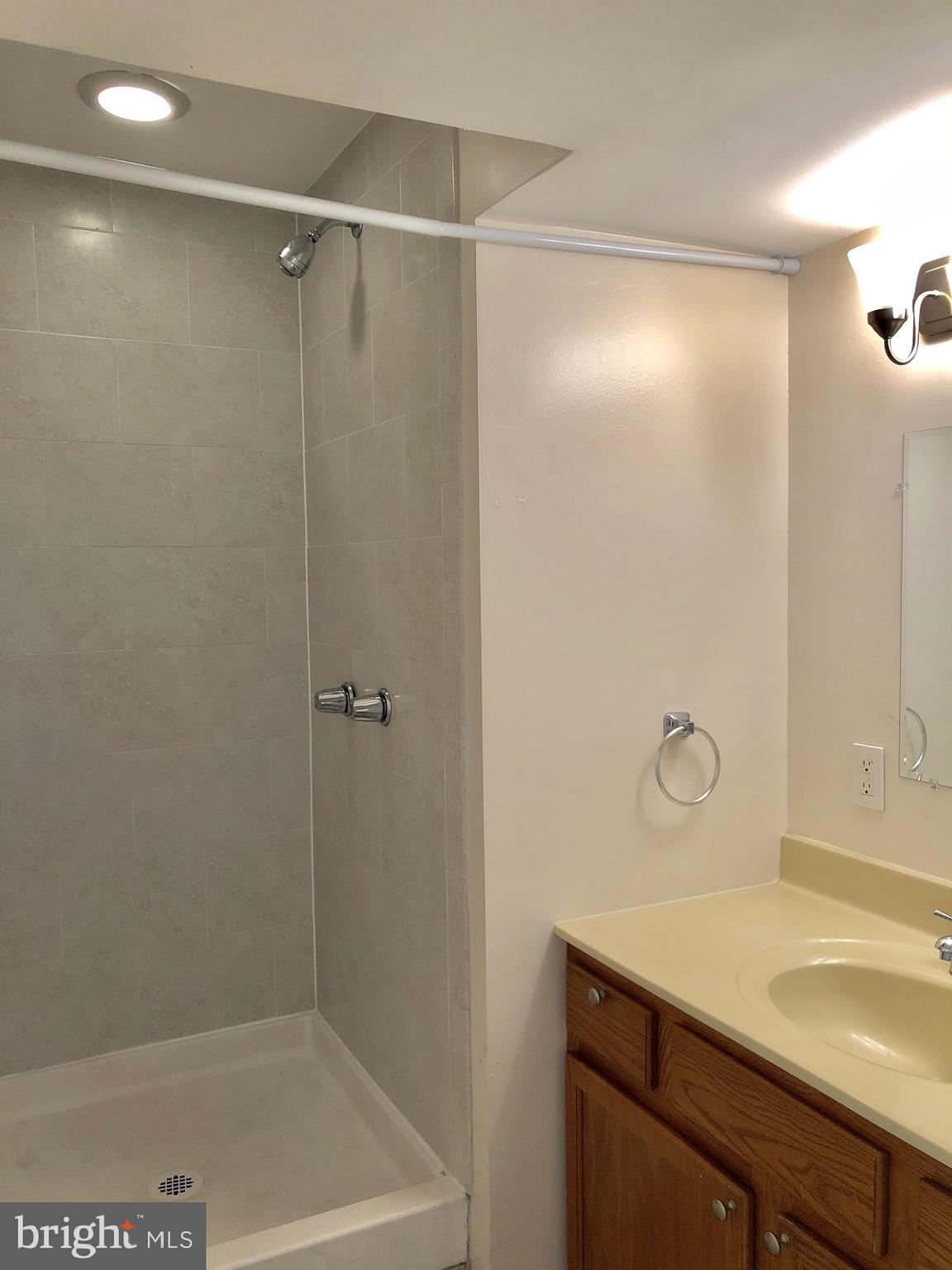 GEORGETOWN VILLAGE - Residential Lease