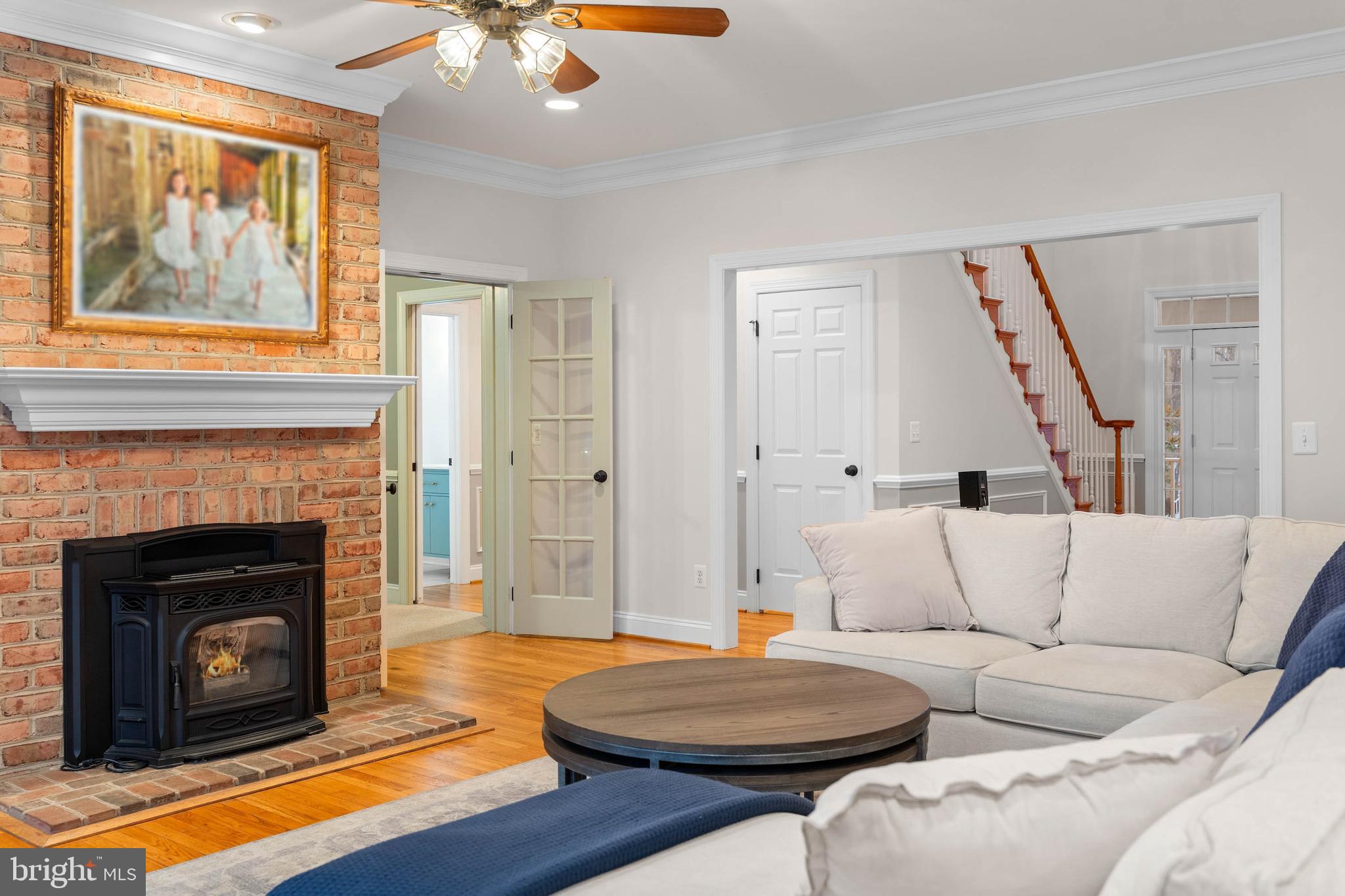 6 MIDDLE WOODS COURT