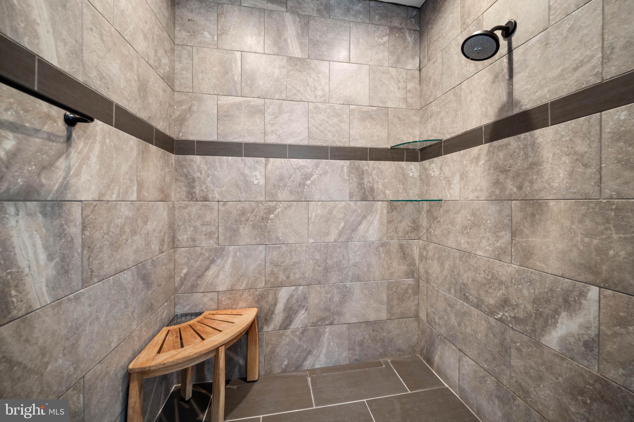 MIDDLETOWN WOODS - Residential