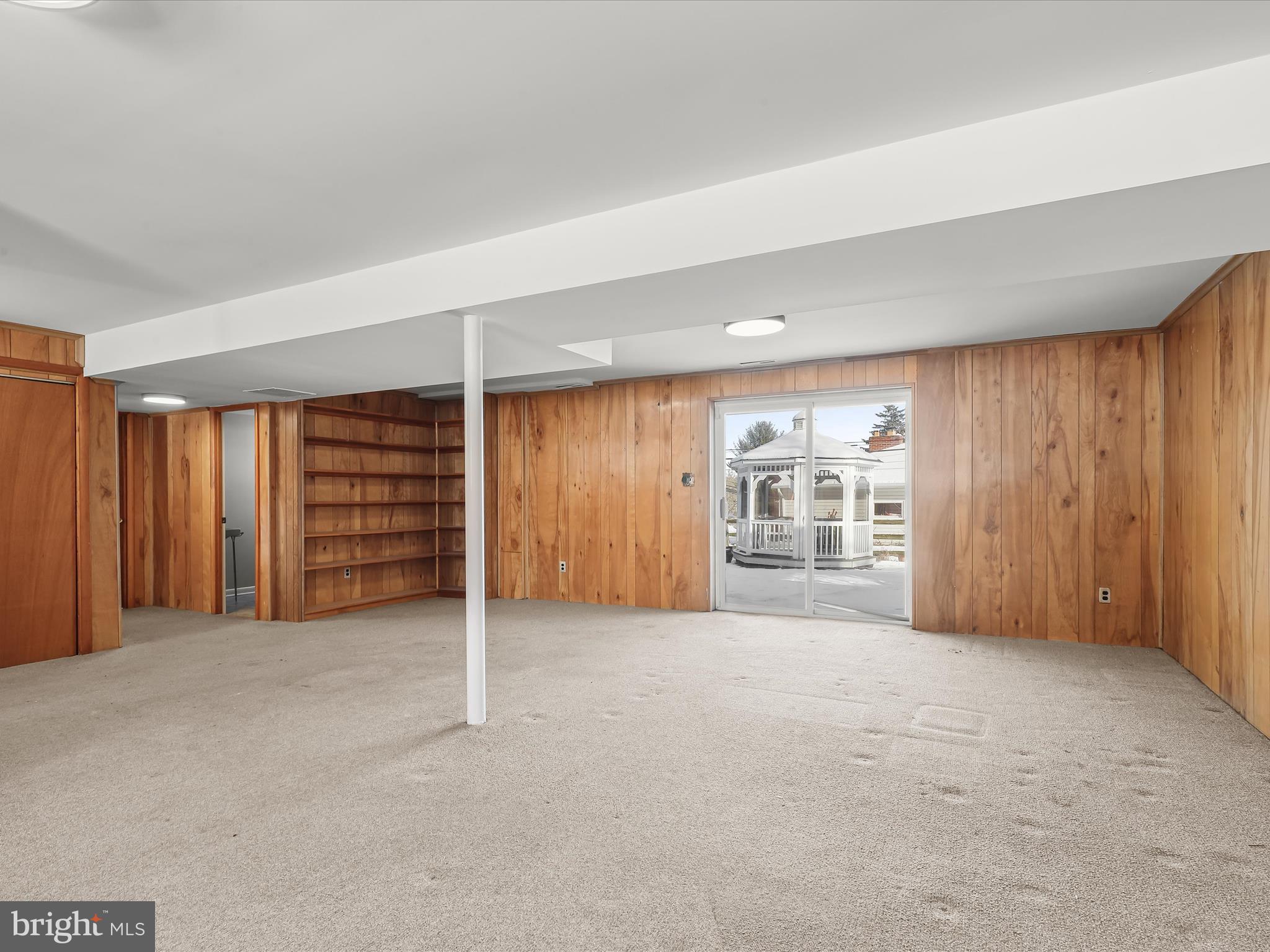 FONT HILL MANOR - Residential