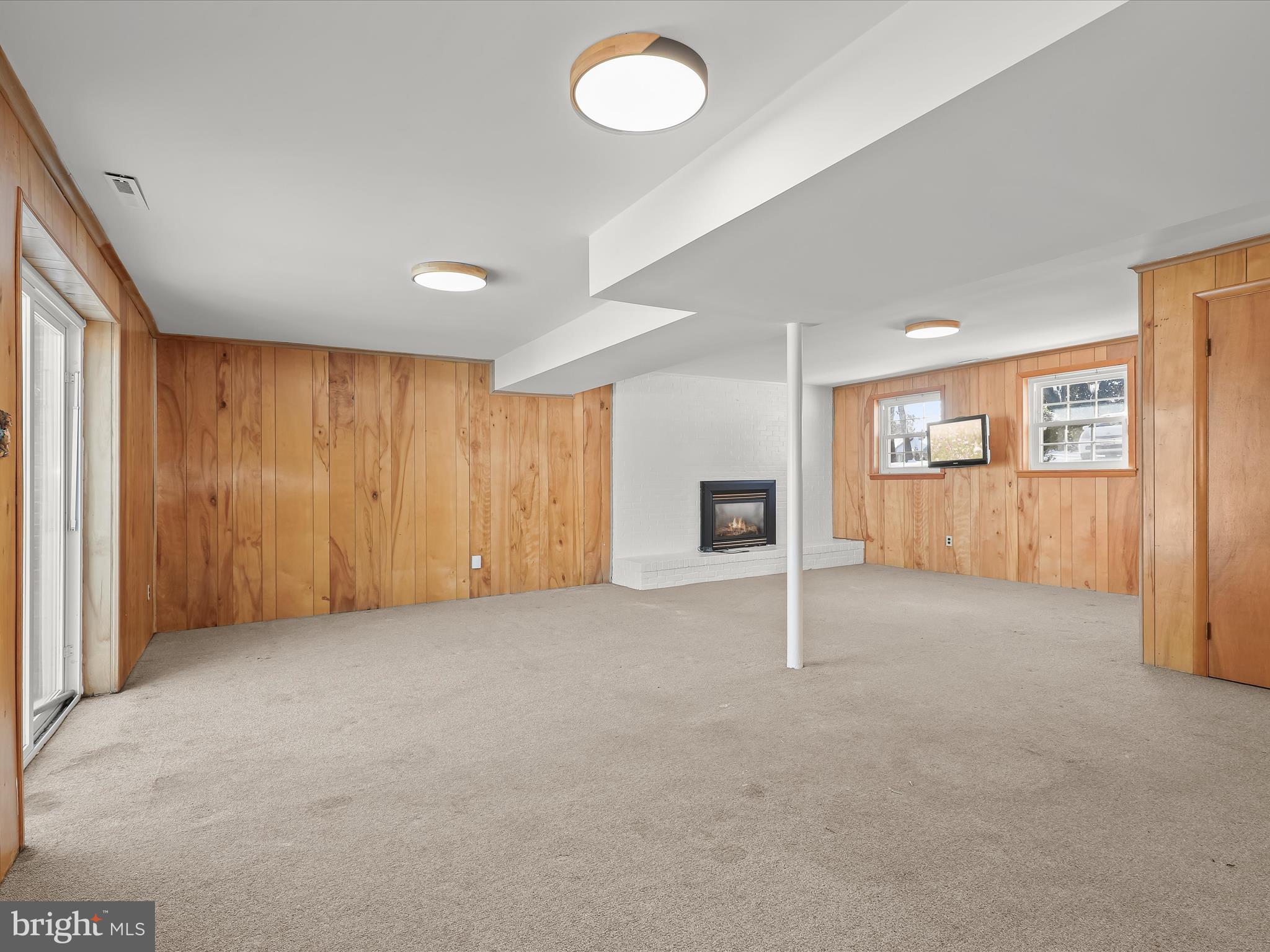 FONT HILL MANOR - Residential