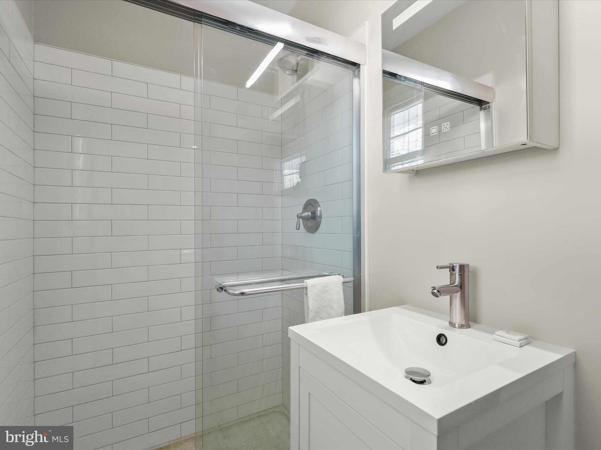 FONT HILL MANOR - Residential